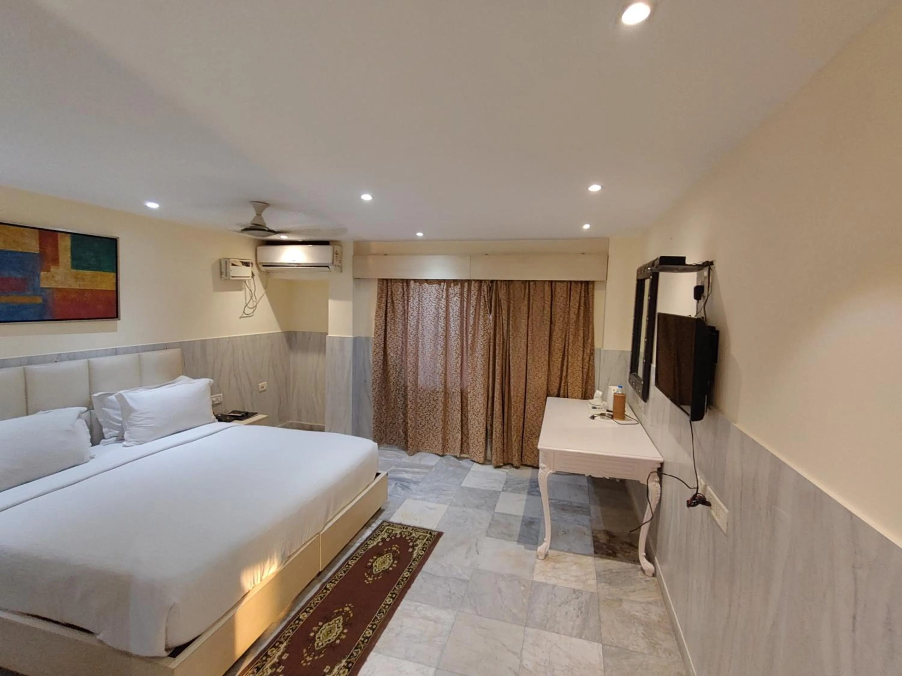 Bed in Sher-E-Punjab