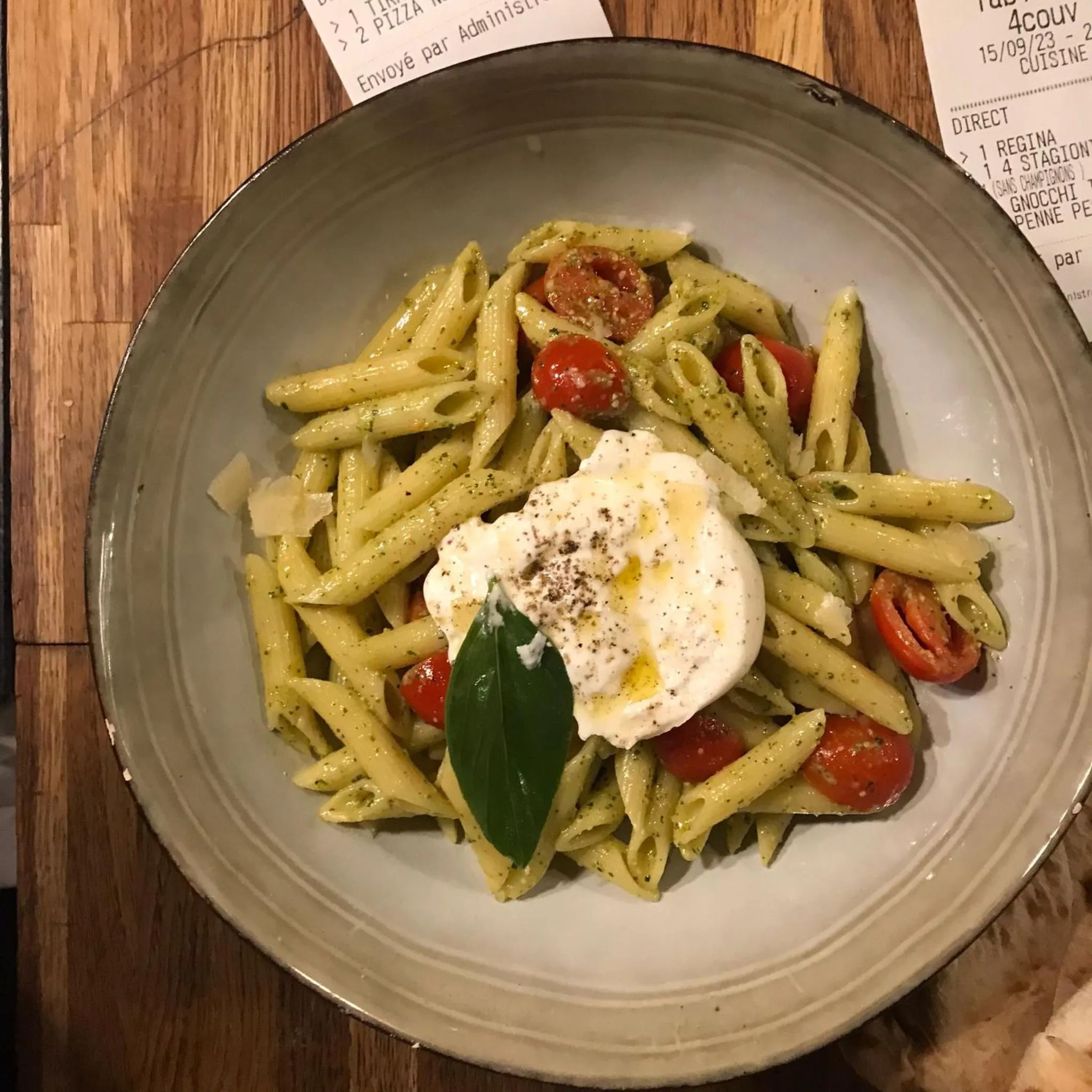 Restaurant/places to eat in LE Globe