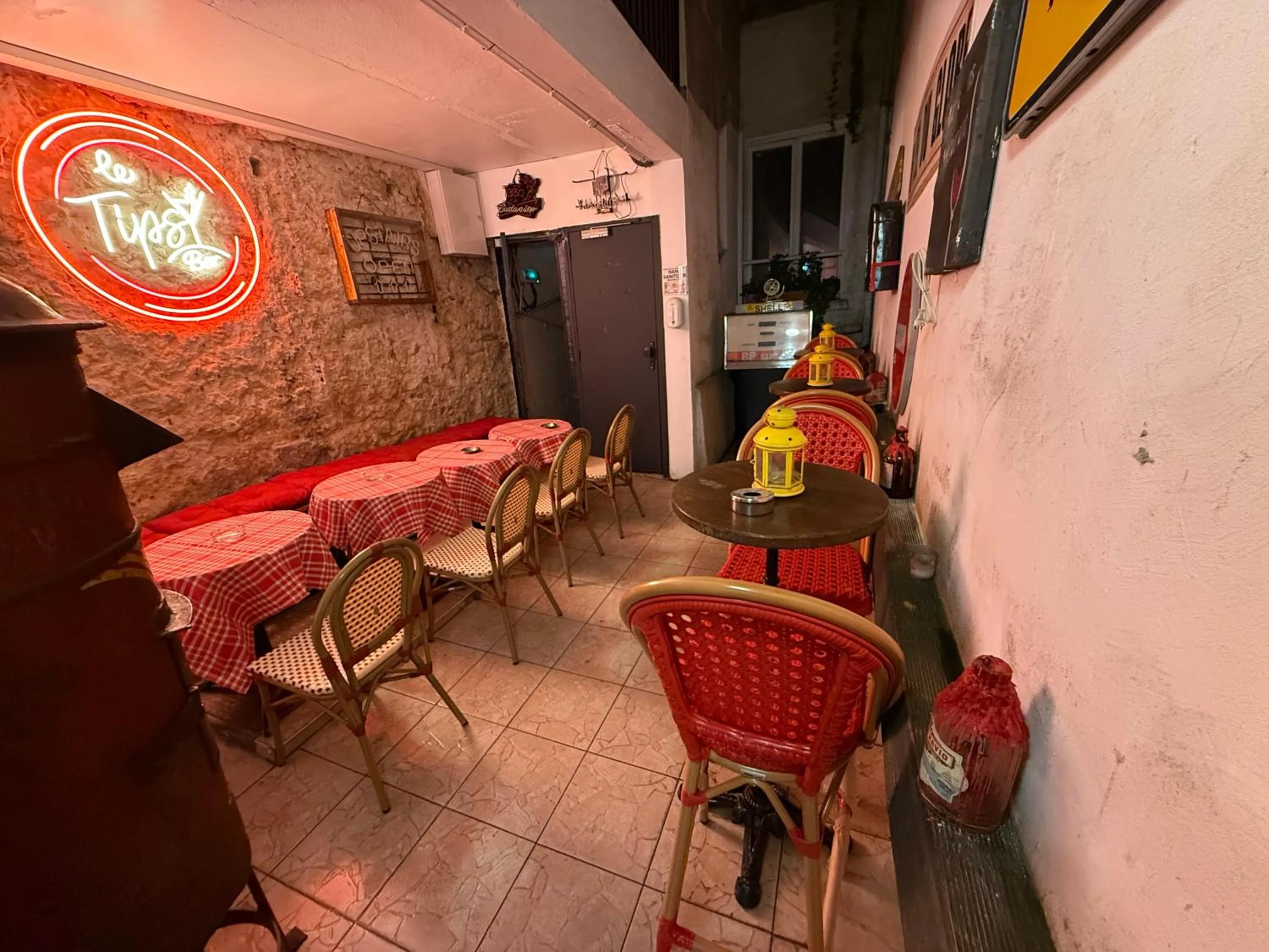 Communal lounge/ TV room in LE Globe