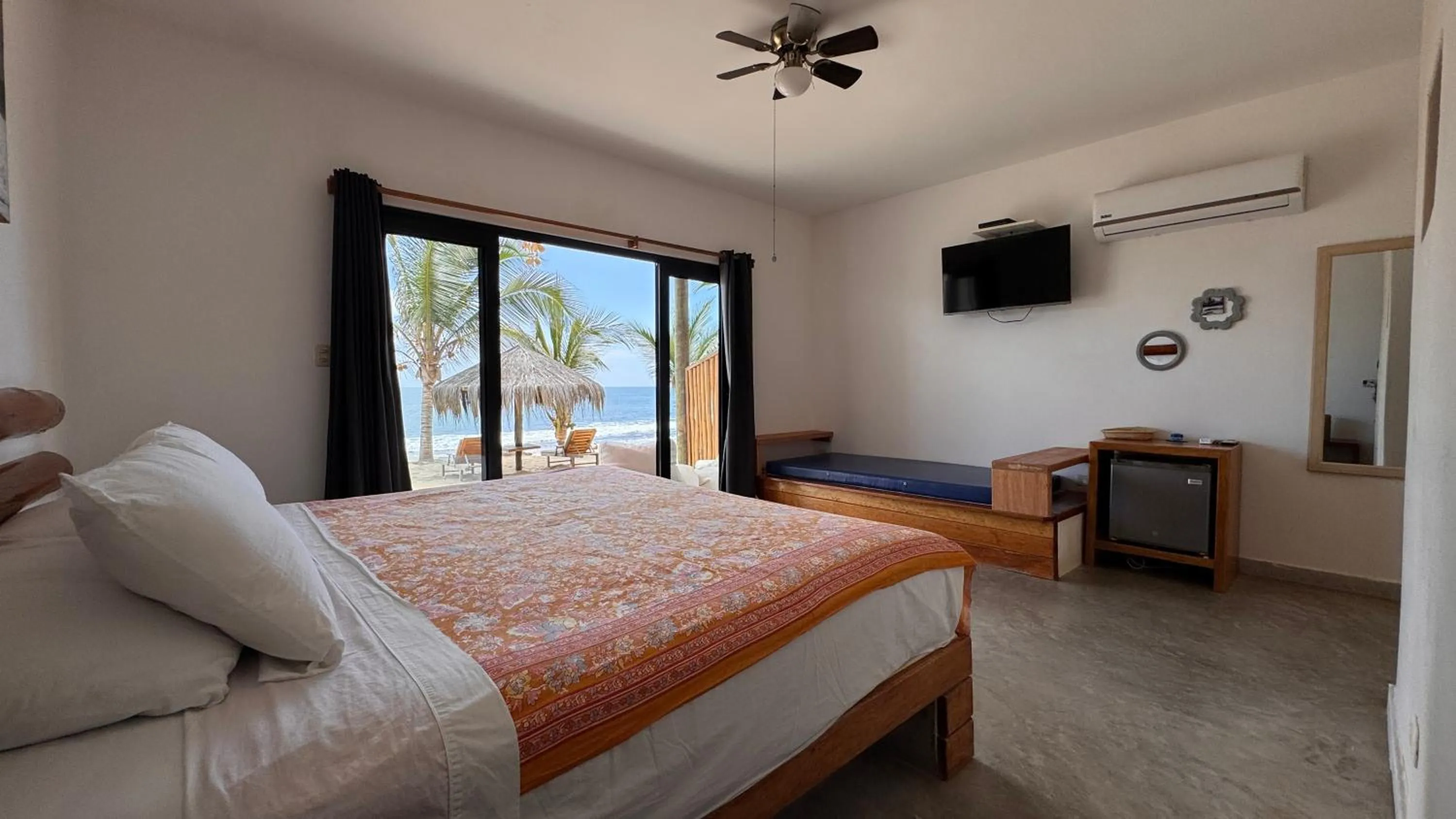 Bed in Baja Canoas Hotel