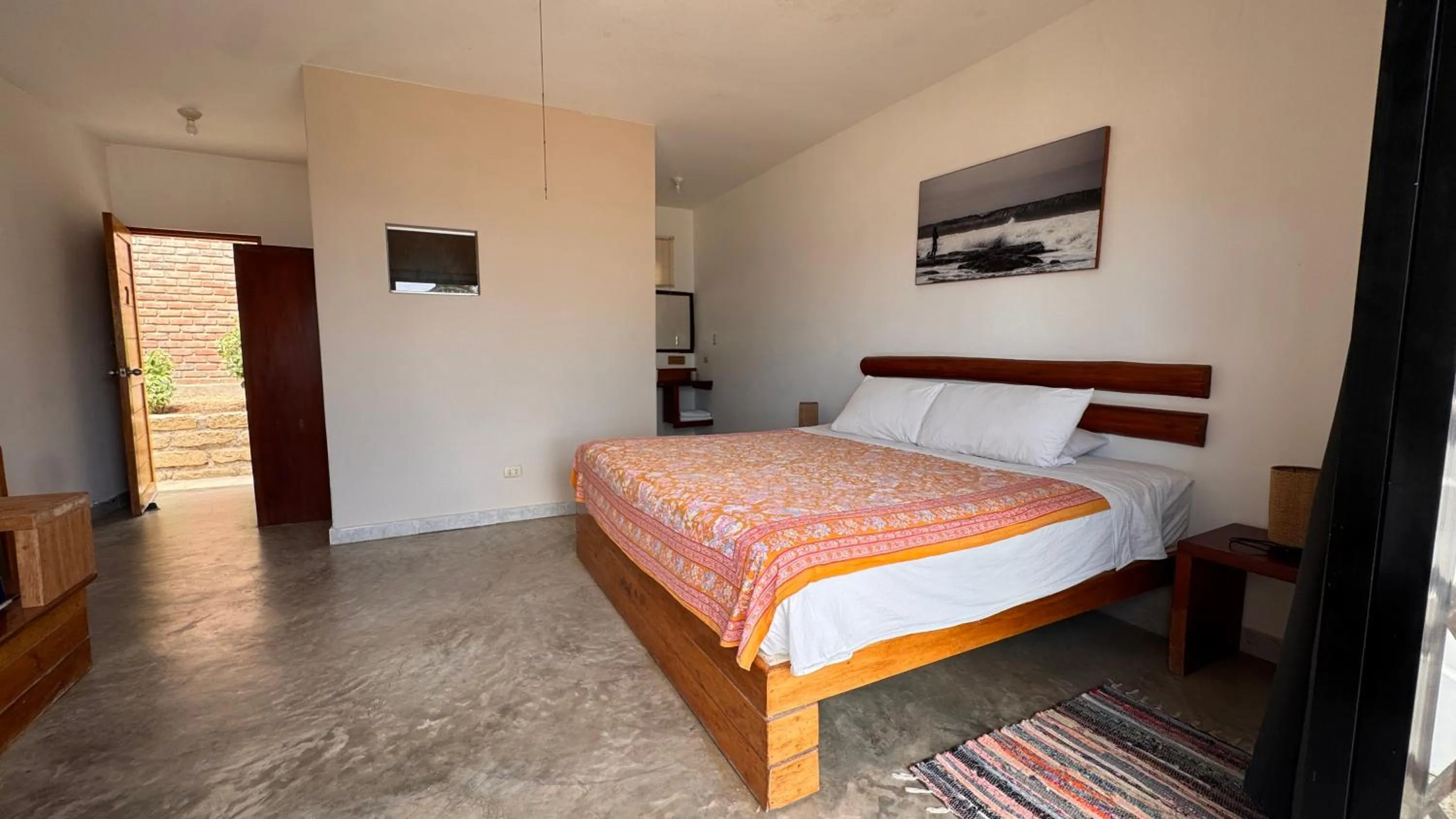 Bed in Baja Canoas Hotel