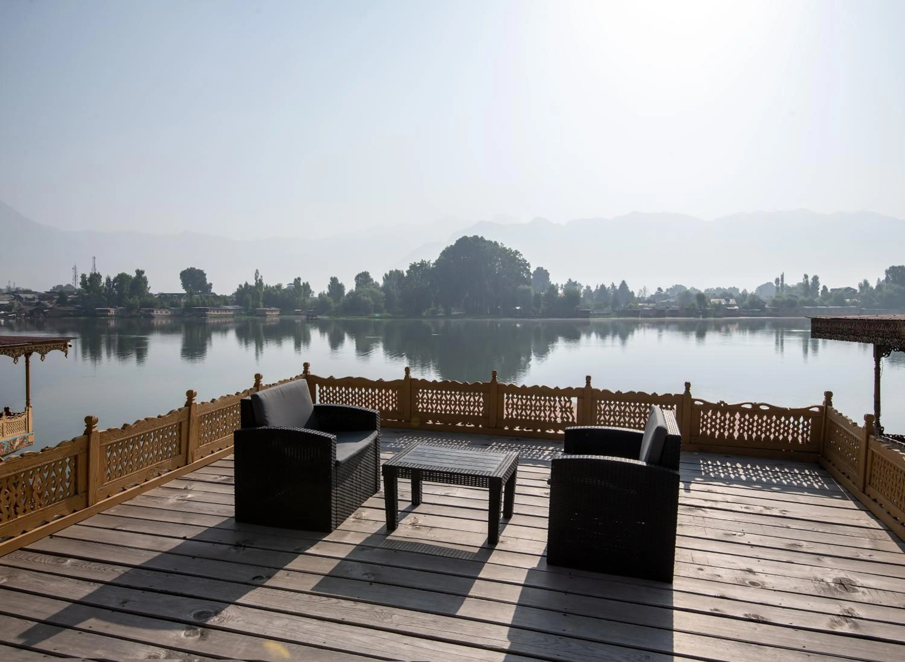 Property building in Mascot Houseboats