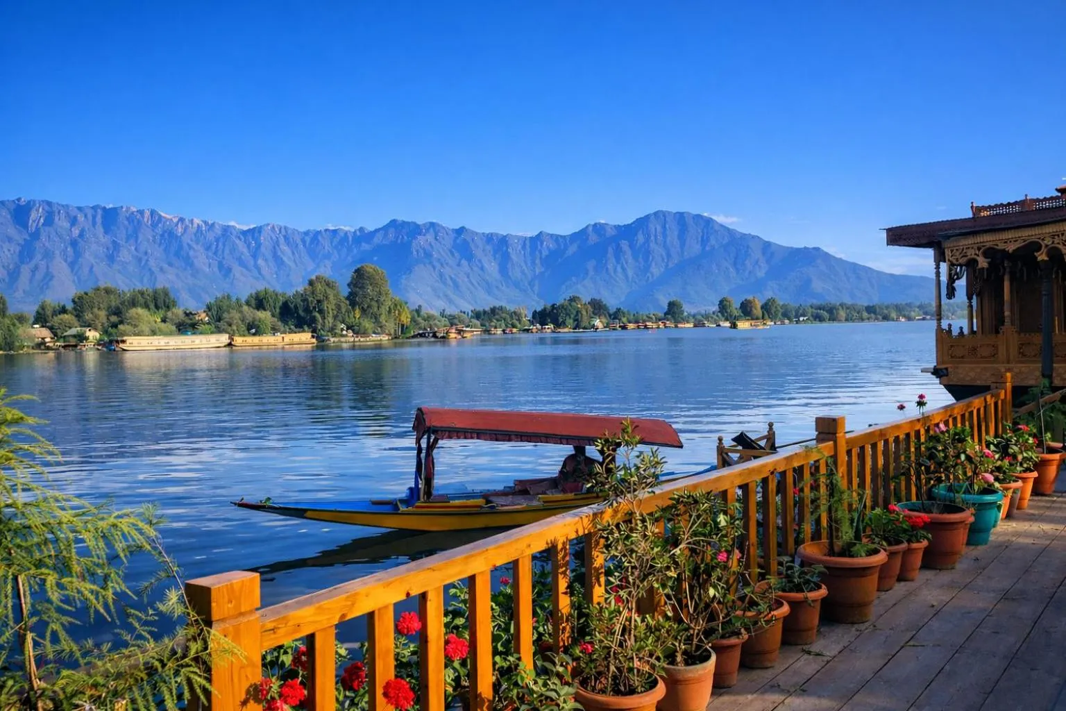 Facade/entrance in Mascot Houseboats