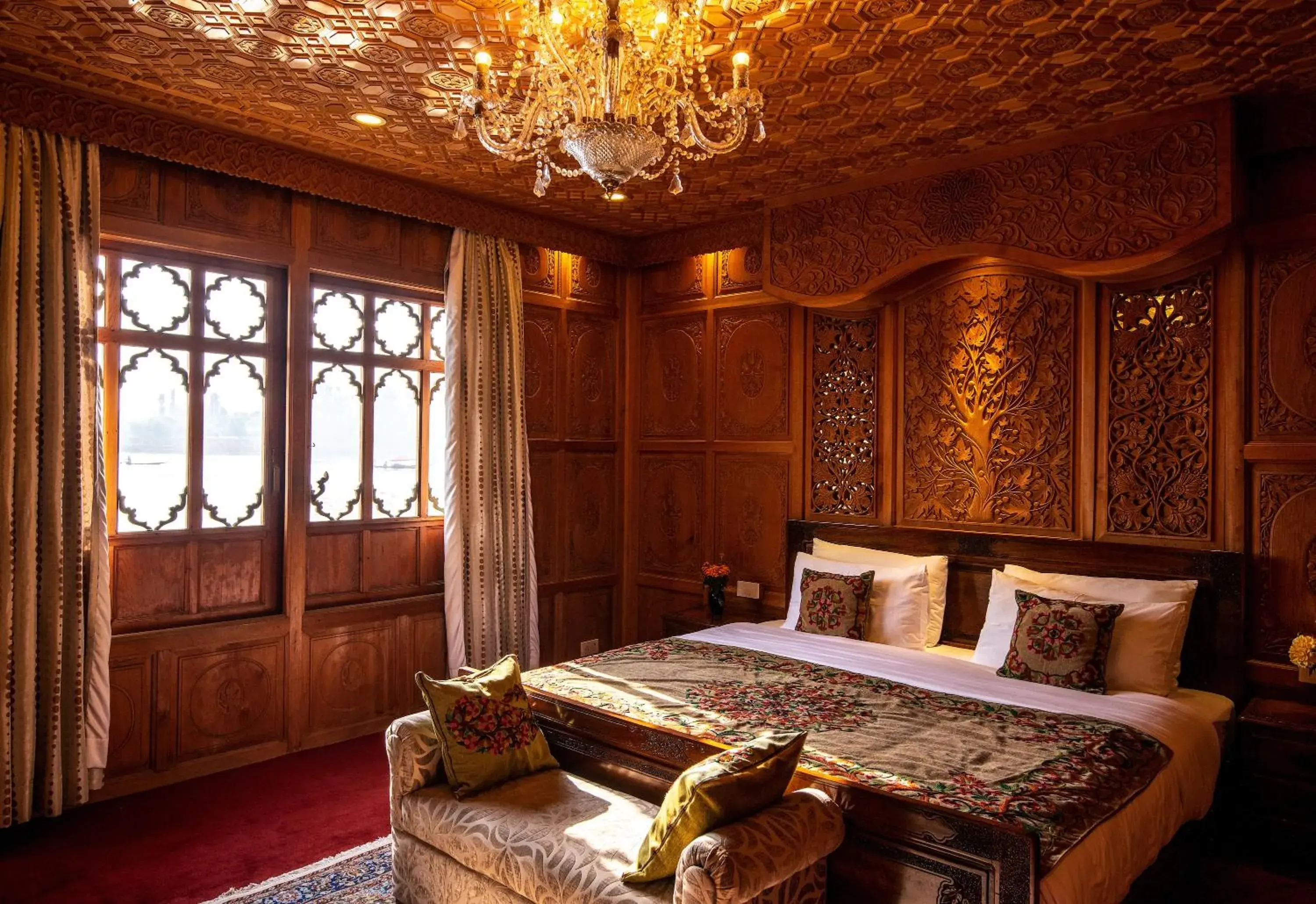 Theme room in Mascot Houseboats Theme room in Mascot Houseboats