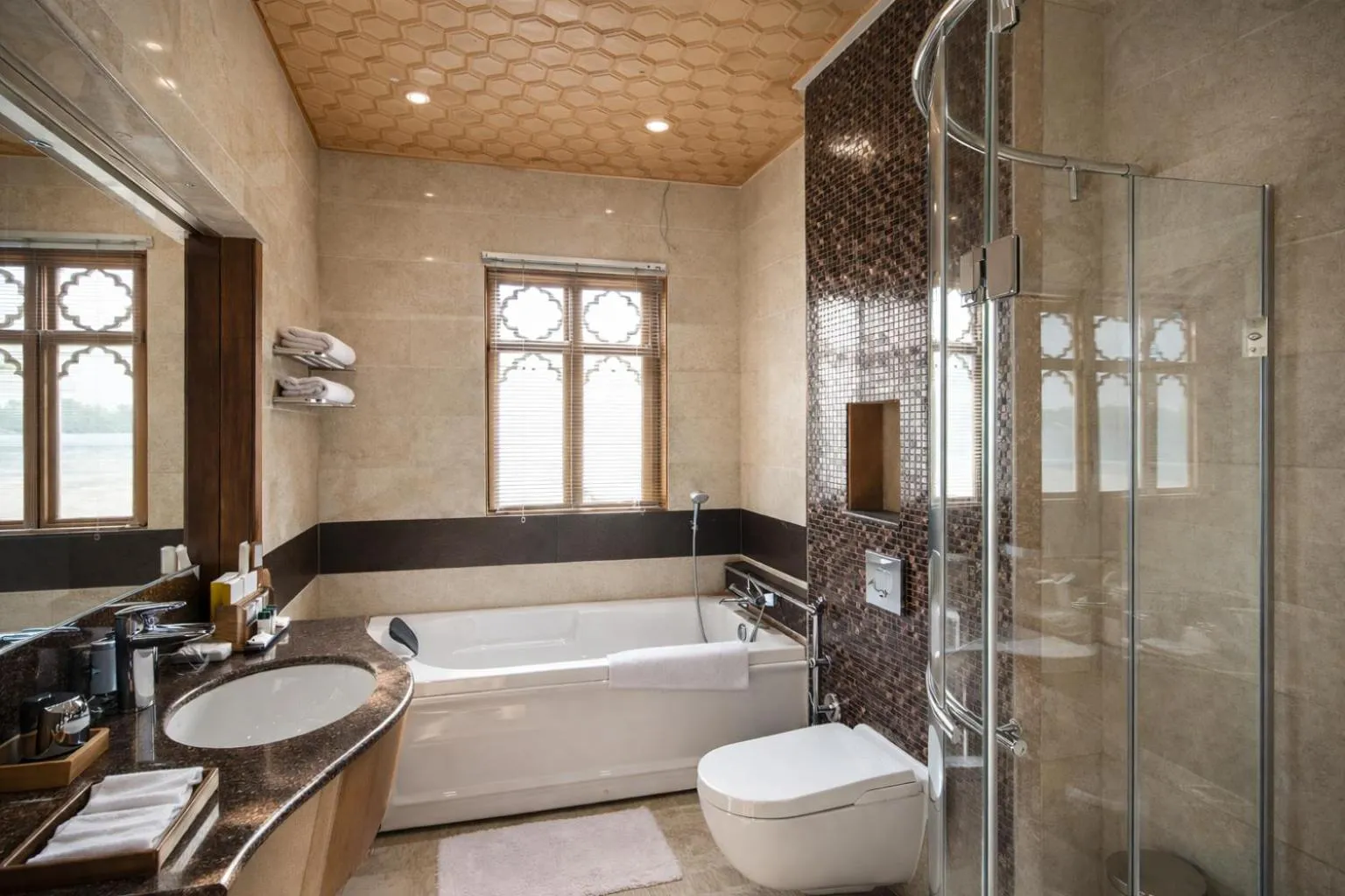 Bathroom in Mascot Houseboats