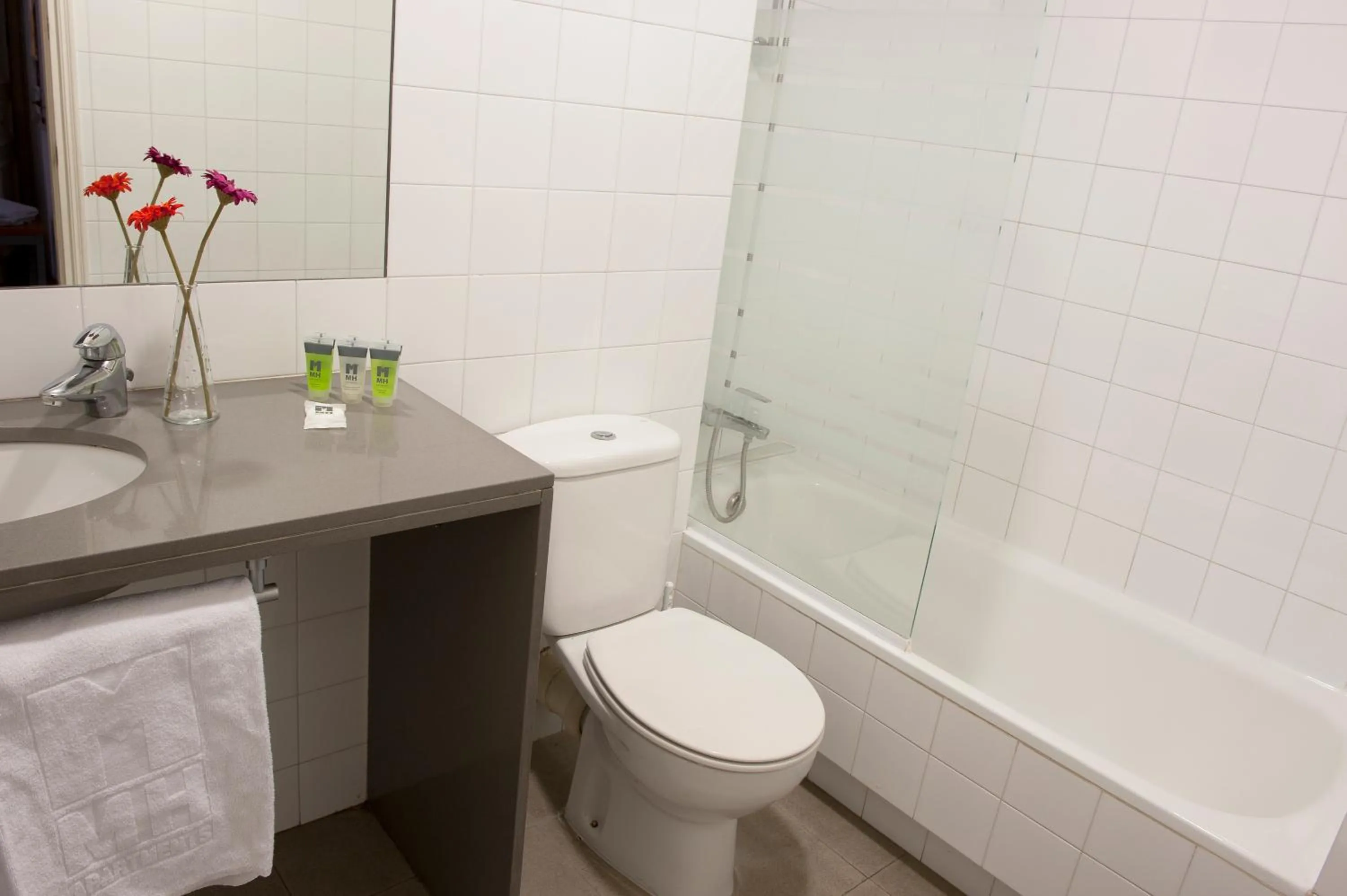 Bathroom in MH Apartments Tetuan