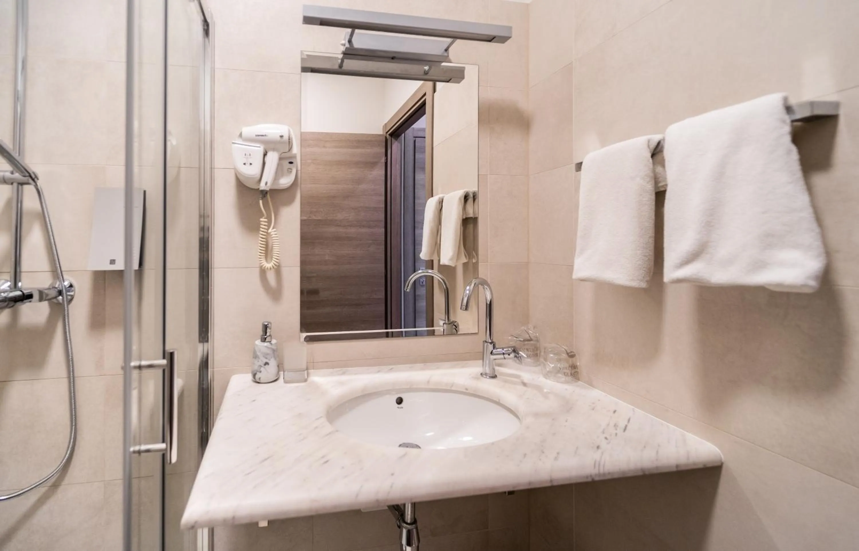 Tifani Luxury Rooms 2