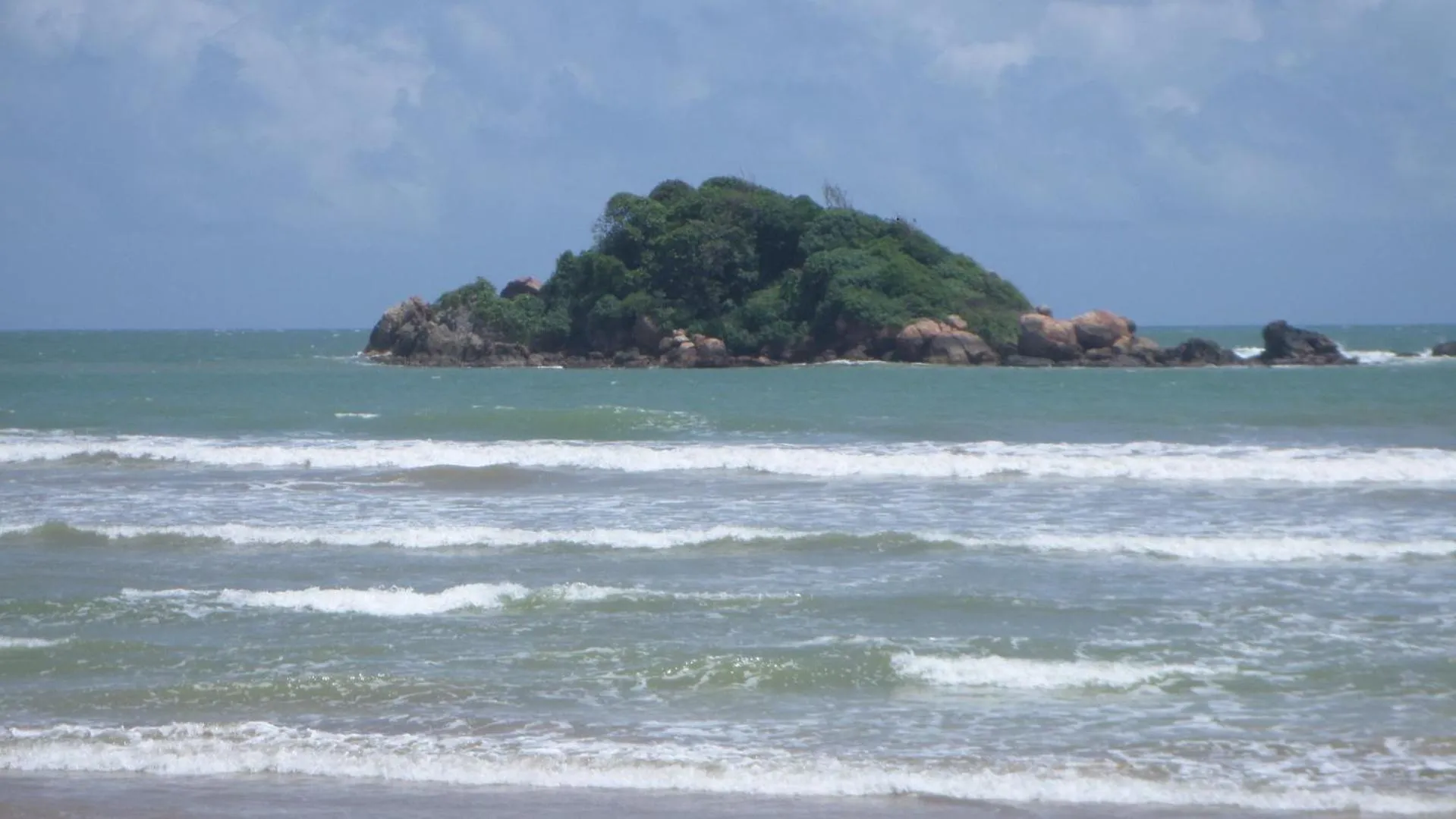 View (from property/room) in Hot Tuna Surfers Rest Midigama