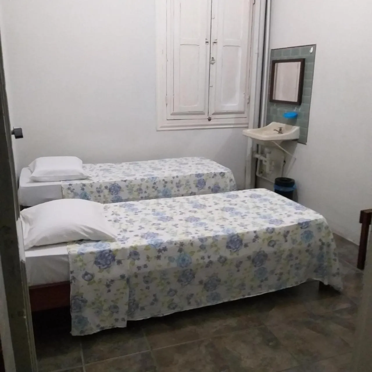 Photo of the whole room, Bed in Hotel Central