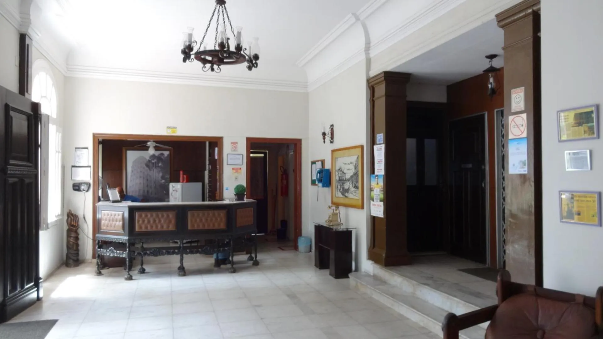 Communal lounge/ TV room in Hotel Central