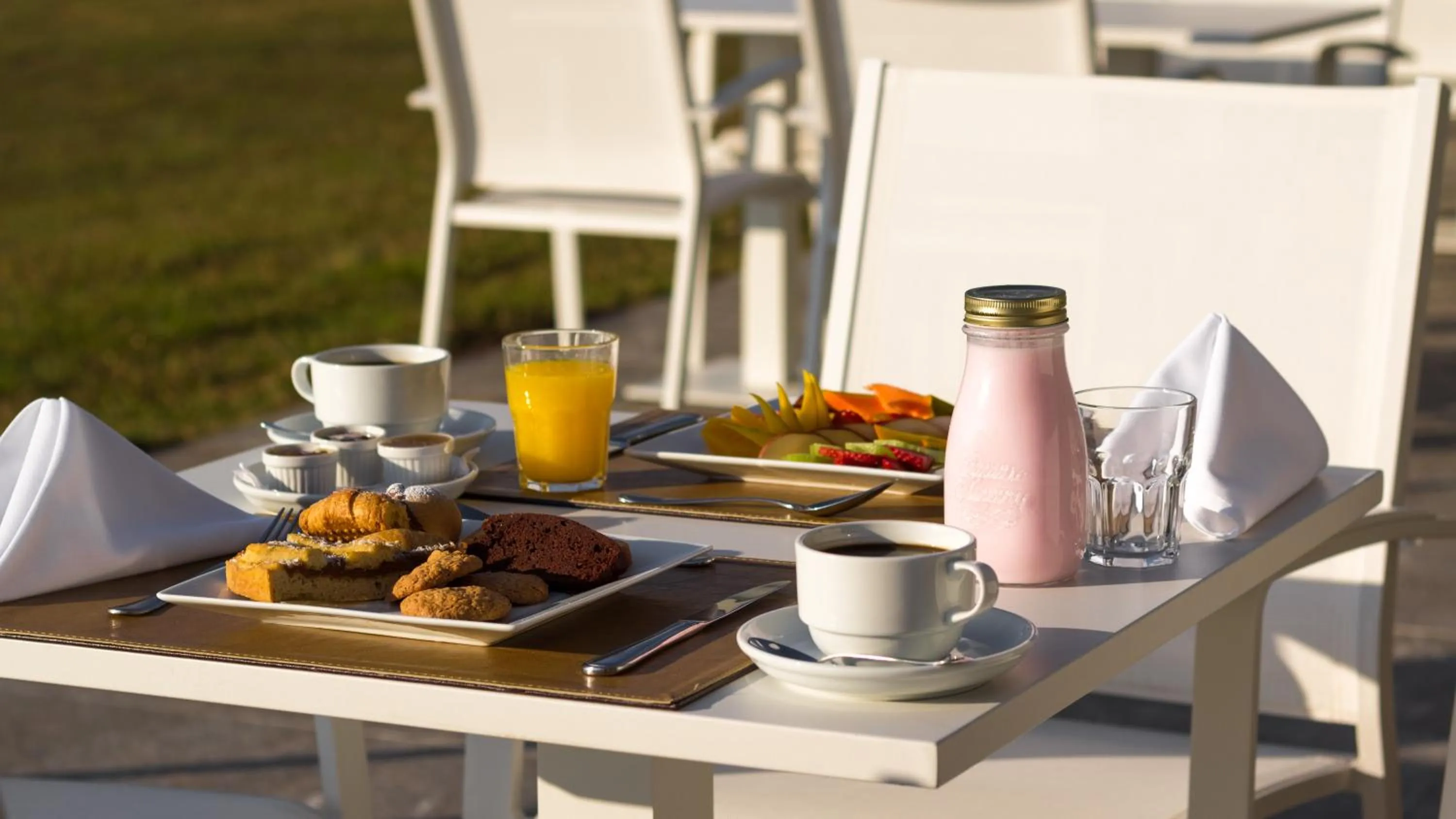 Food in Salinas del Almiron Resort Termal