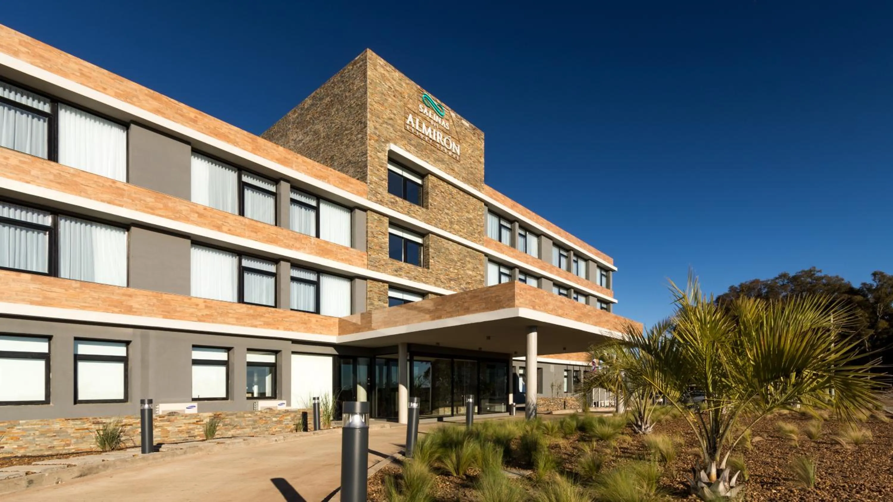 Facade/entrance in Salinas del Almiron Resort Termal