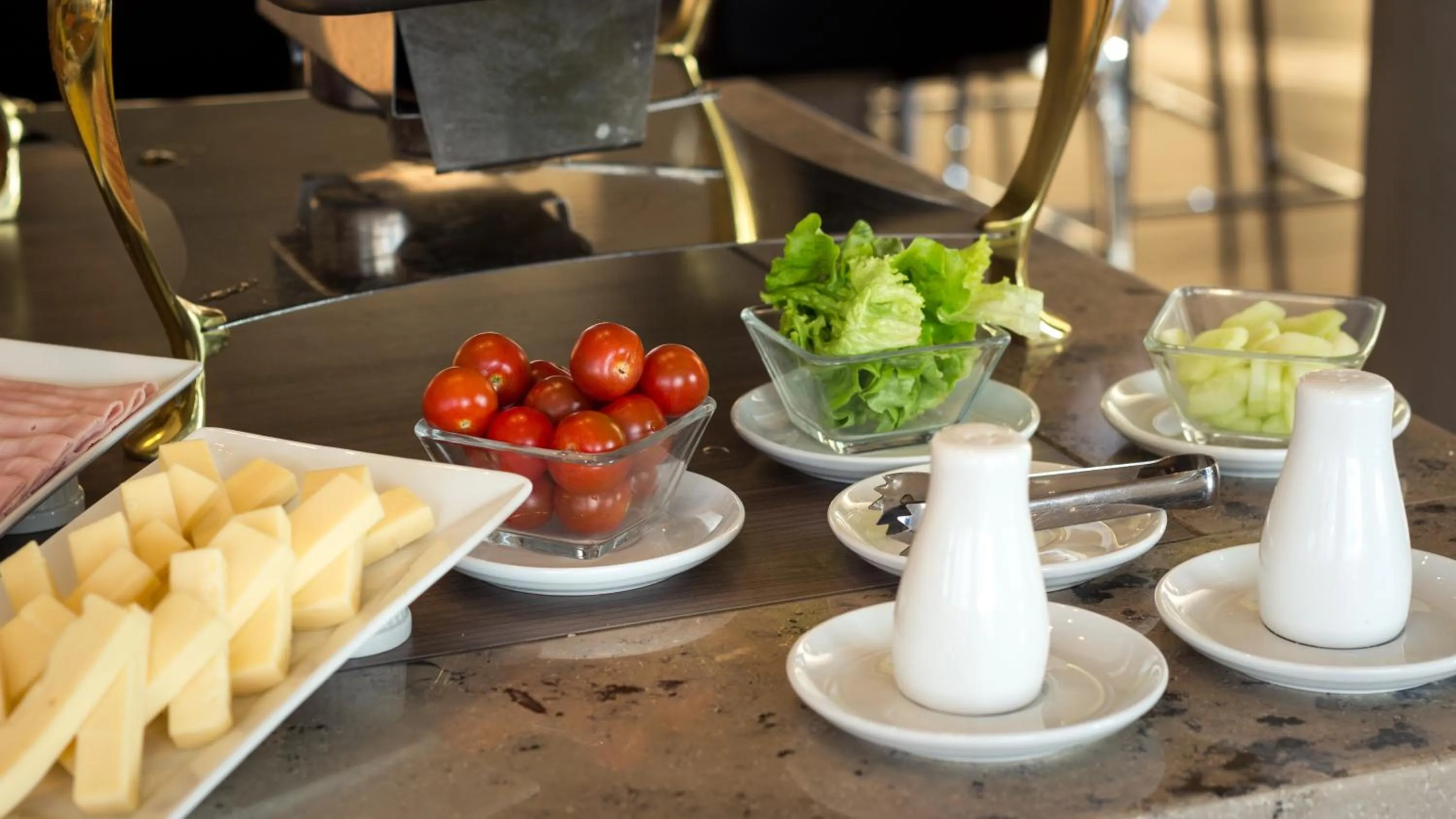 Food in Salinas del Almiron Resort Termal