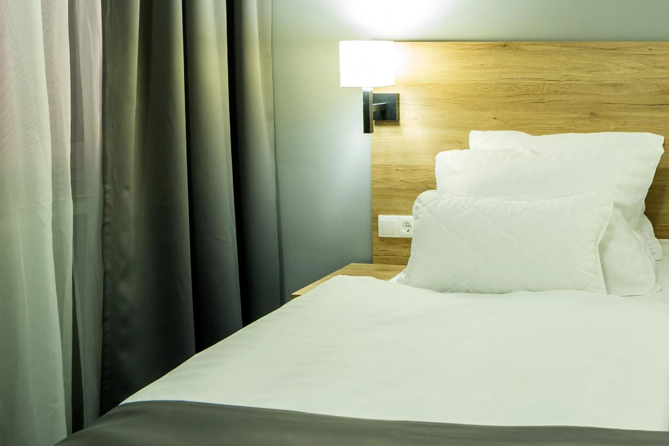 Photo of the whole room, Bed in LivInn by Trotmannia