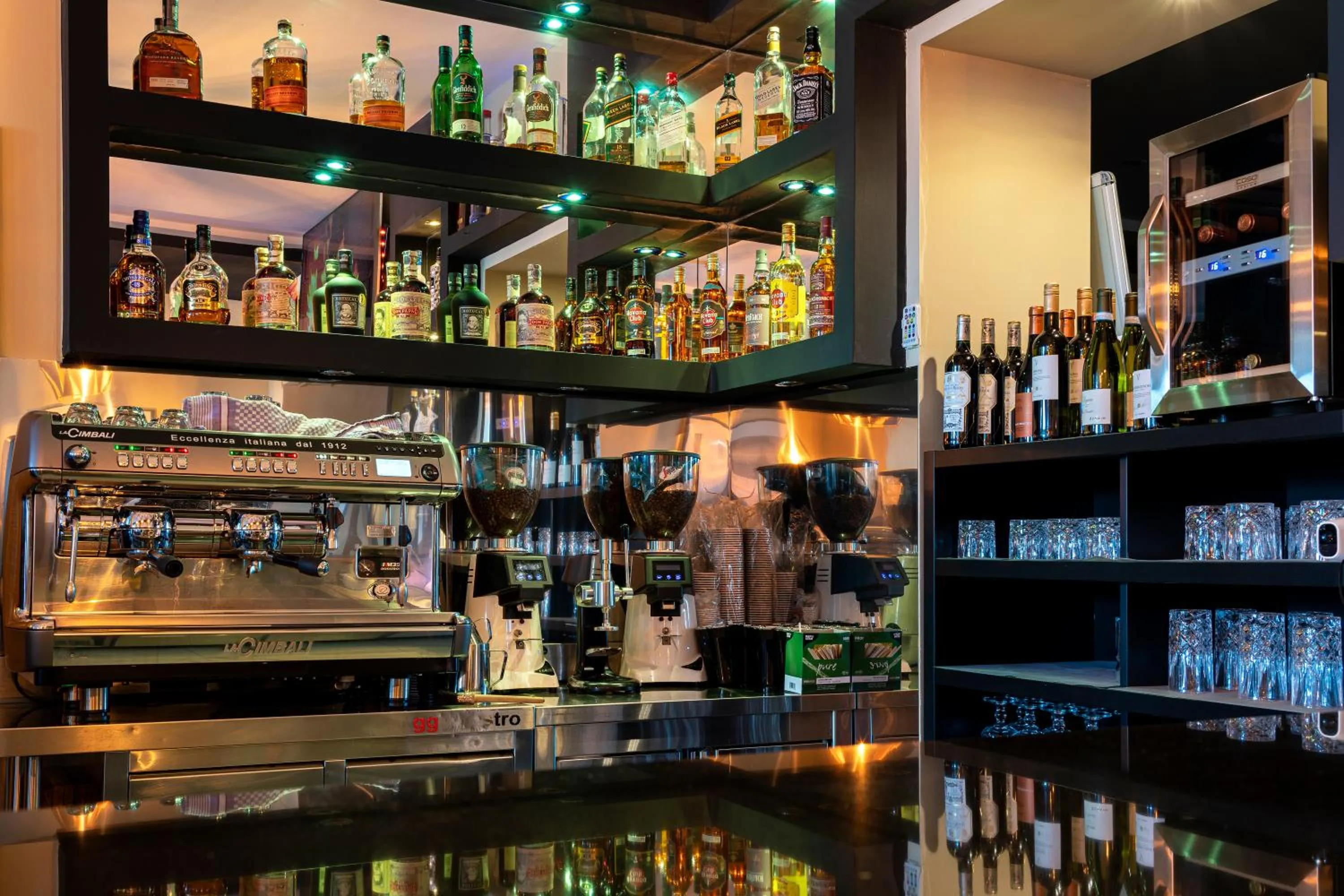 Lounge or bar in LivInn by Trotmannia