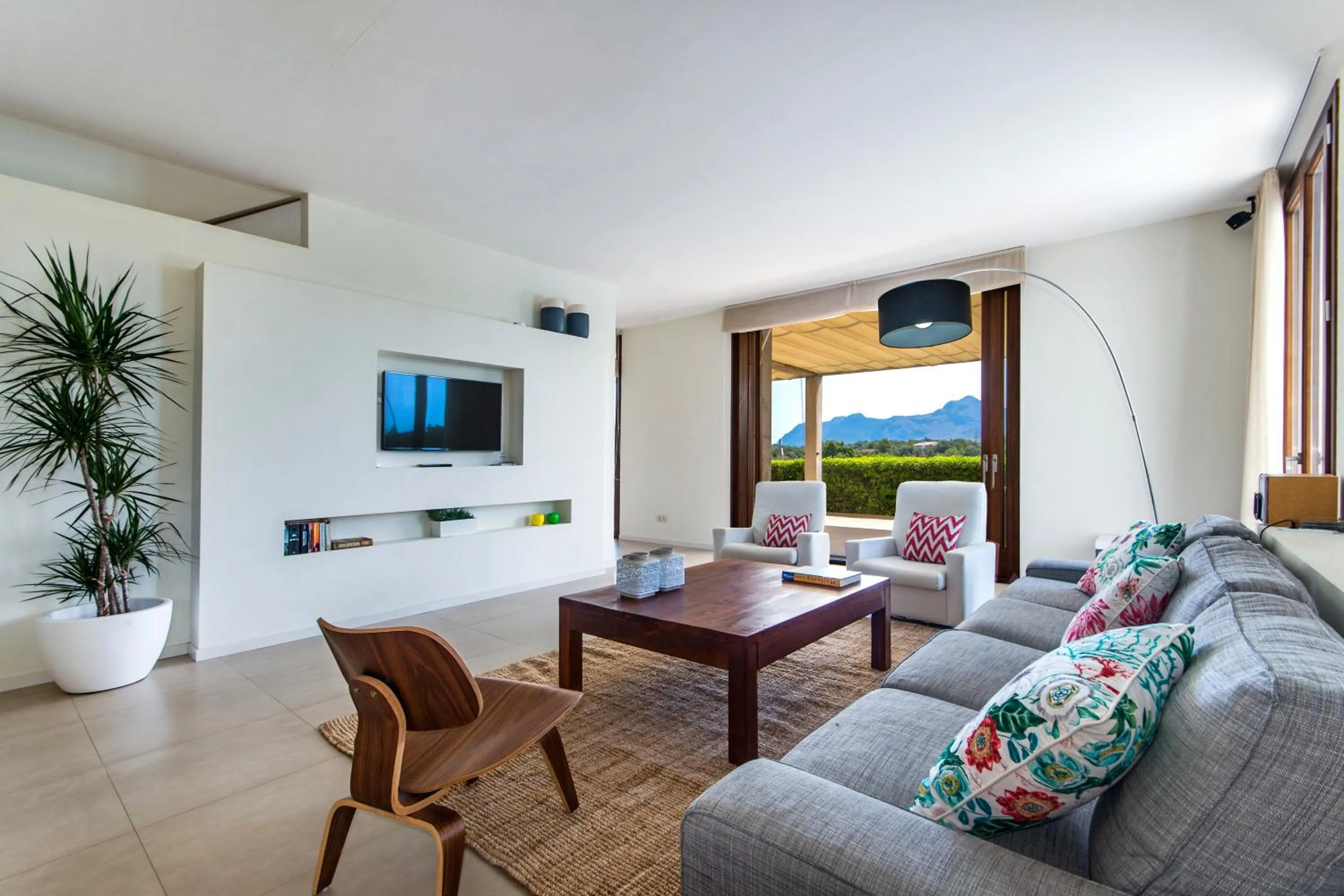 Living room in Villa Barcares Gran for 10, pool, gym and close to beach