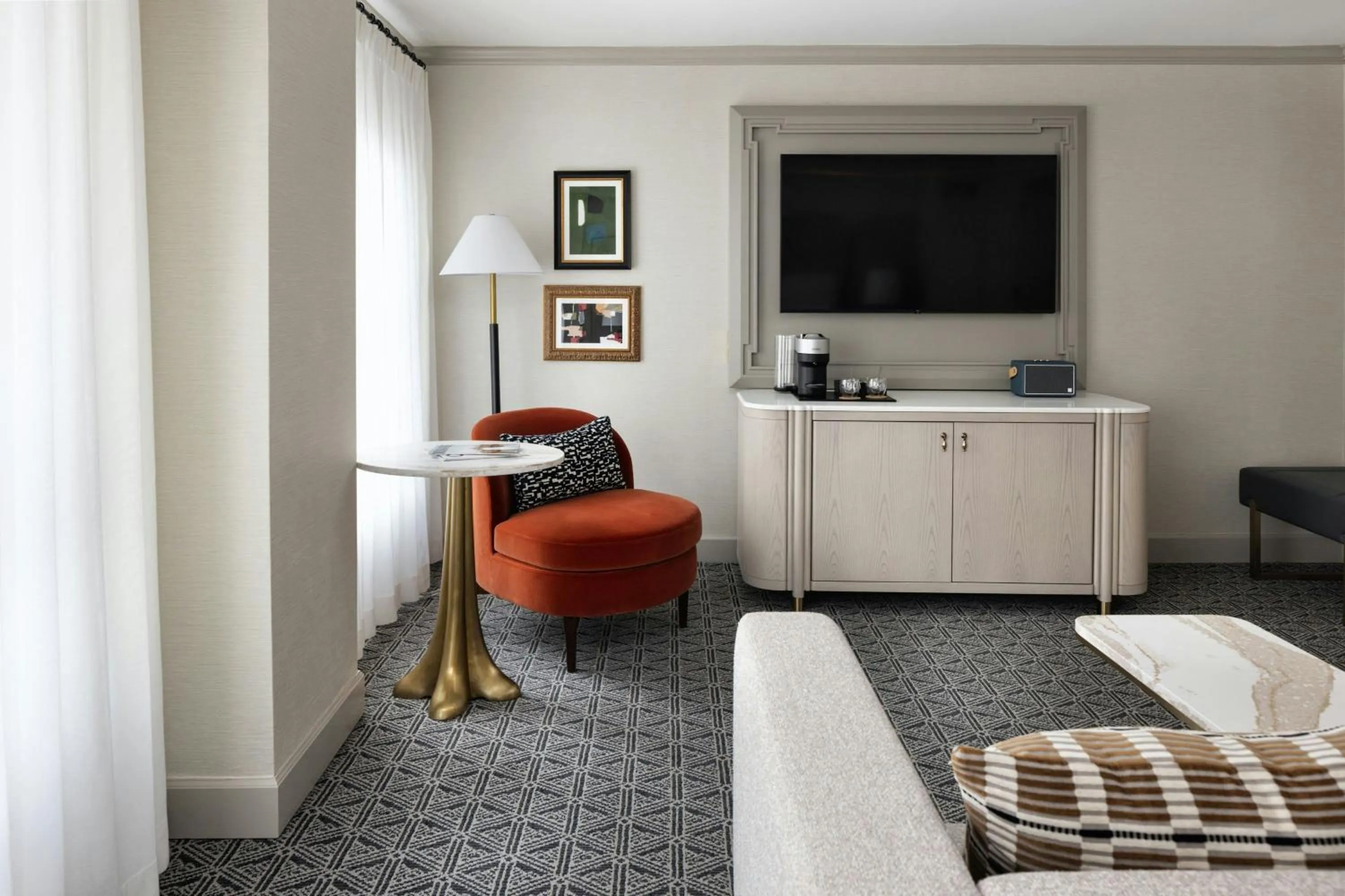 Photo of the whole room in The Talbott, Autograph Collection