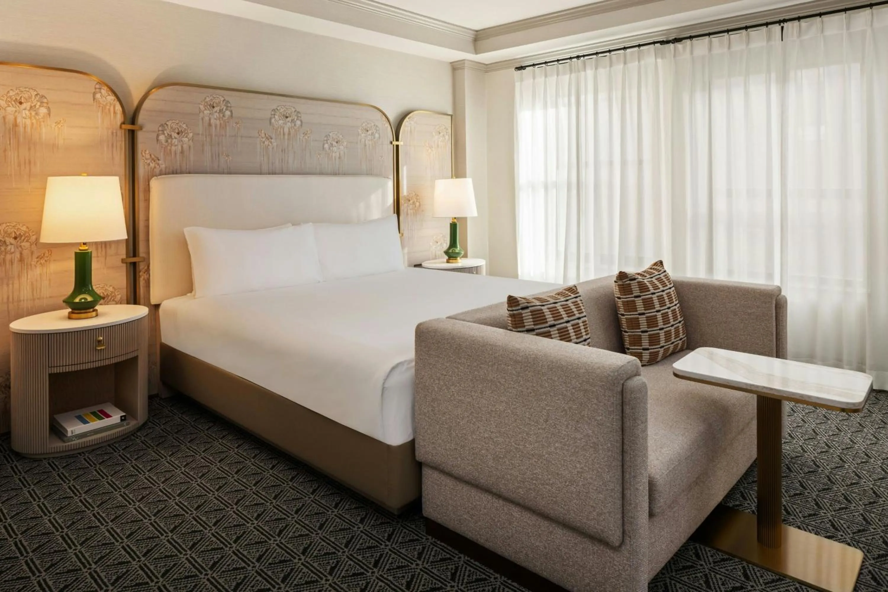 Photo of the whole room, Bed in The Talbott, Autograph Collection