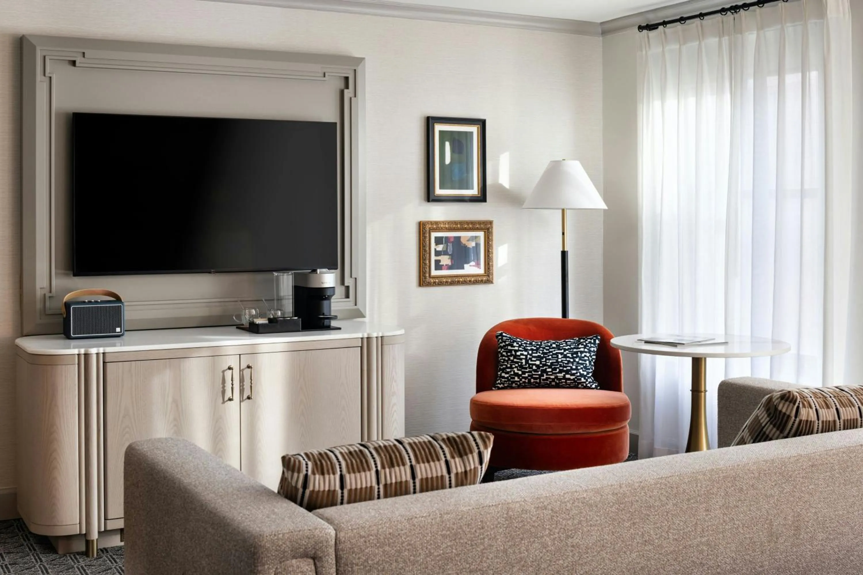 Photo of the whole room in The Talbott, Autograph Collection