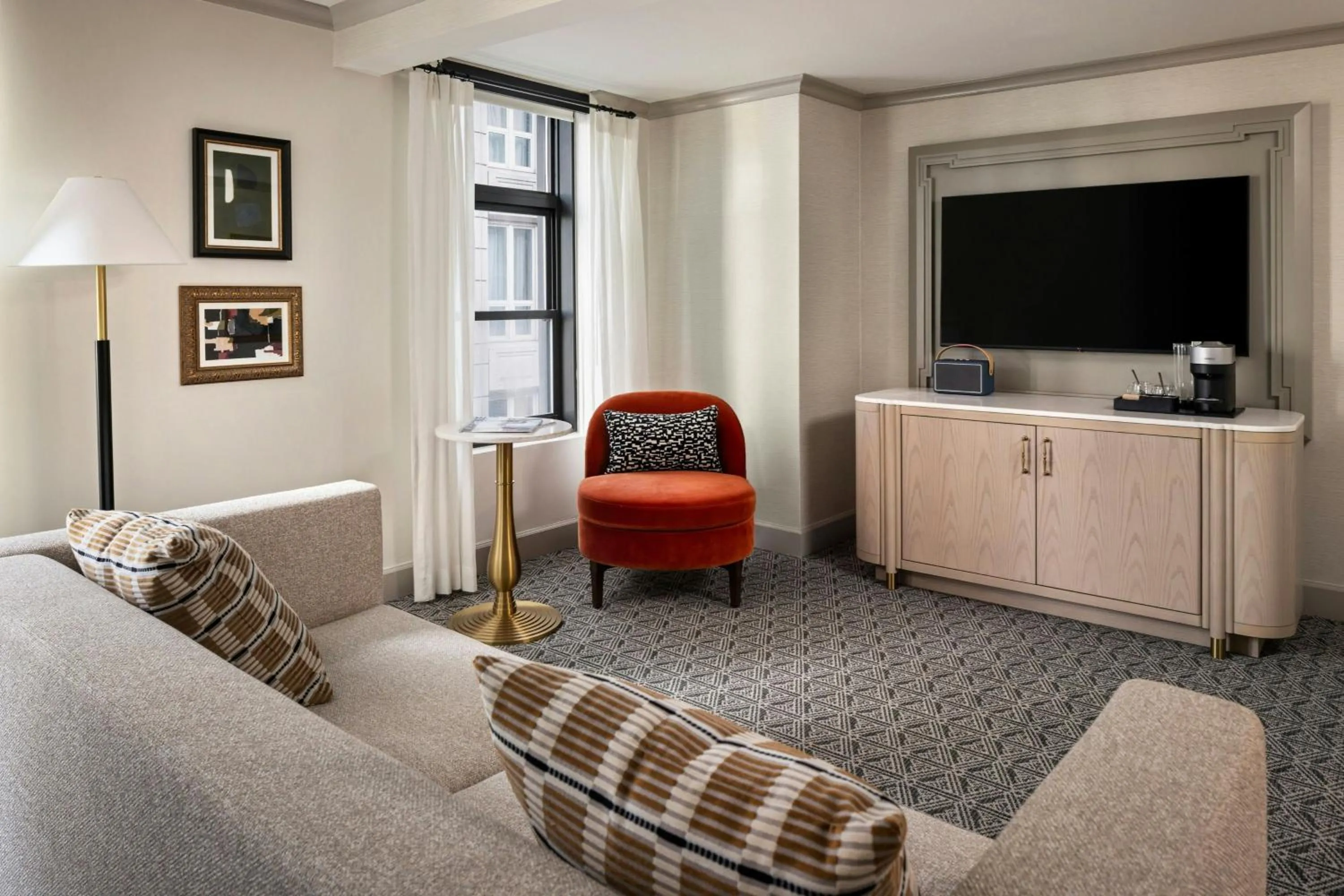 Photo of the whole room in The Talbott, Autograph Collection