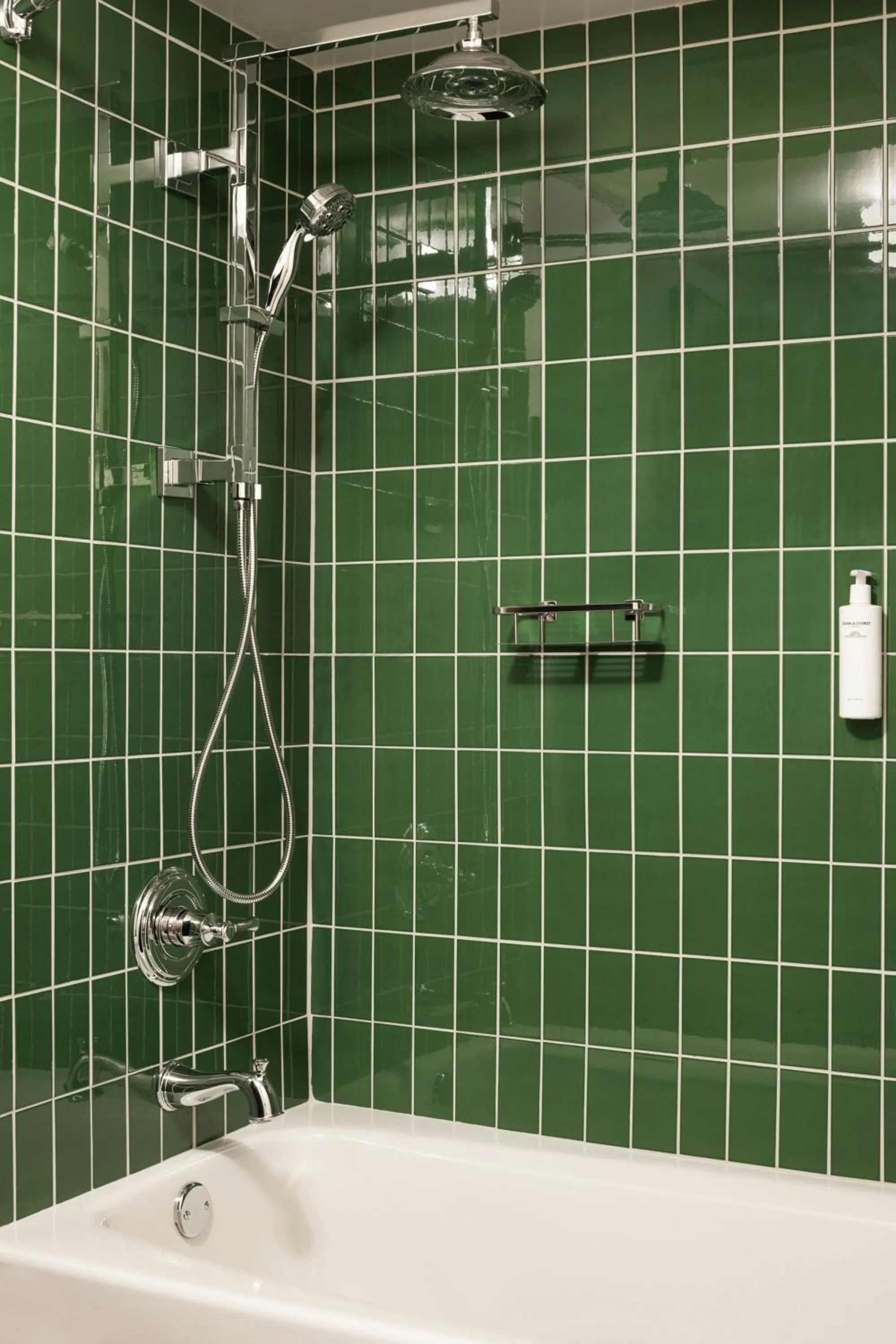 Photo of the whole room in The Talbott, Autograph Collection