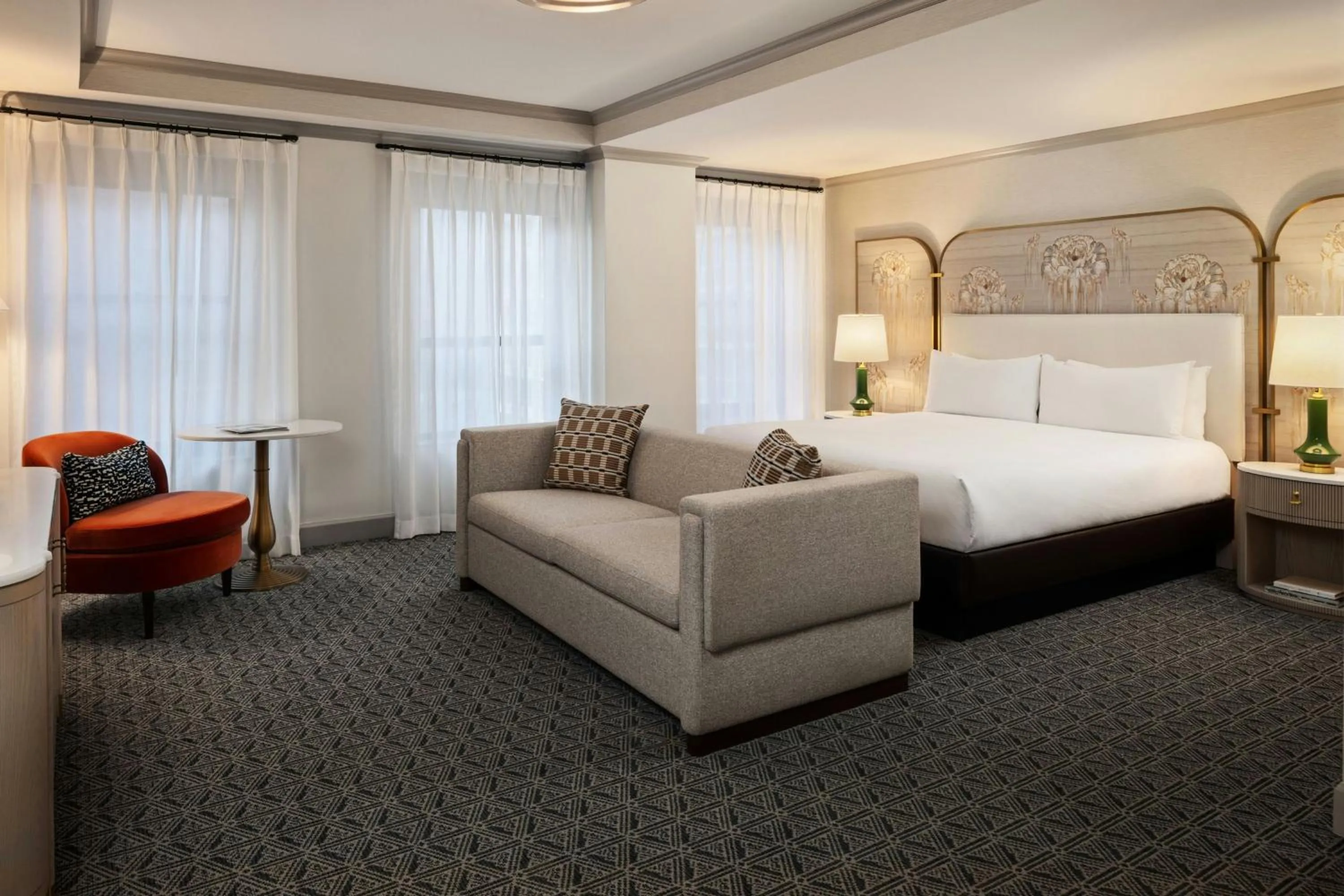 Photo of the whole room, Bed in The Talbott, Autograph Collection