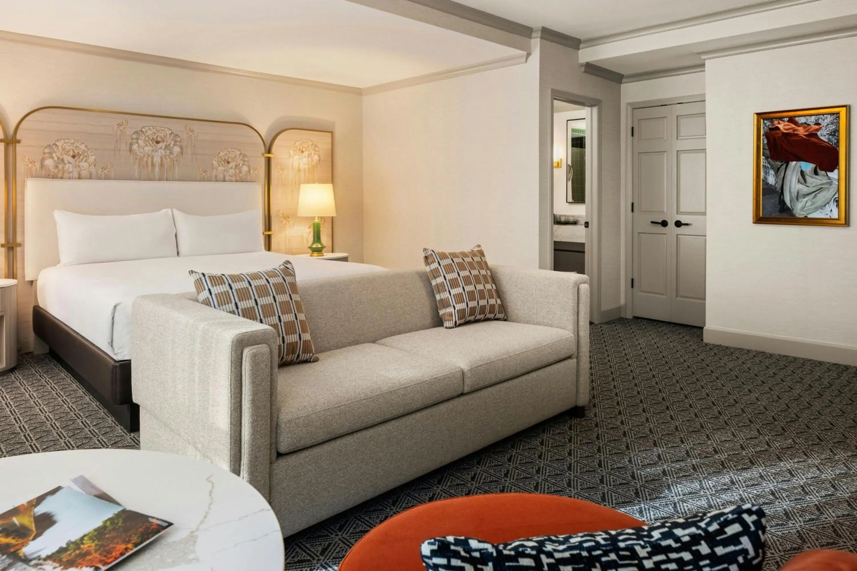 Photo of the whole room, Bed in The Talbott, Autograph Collection