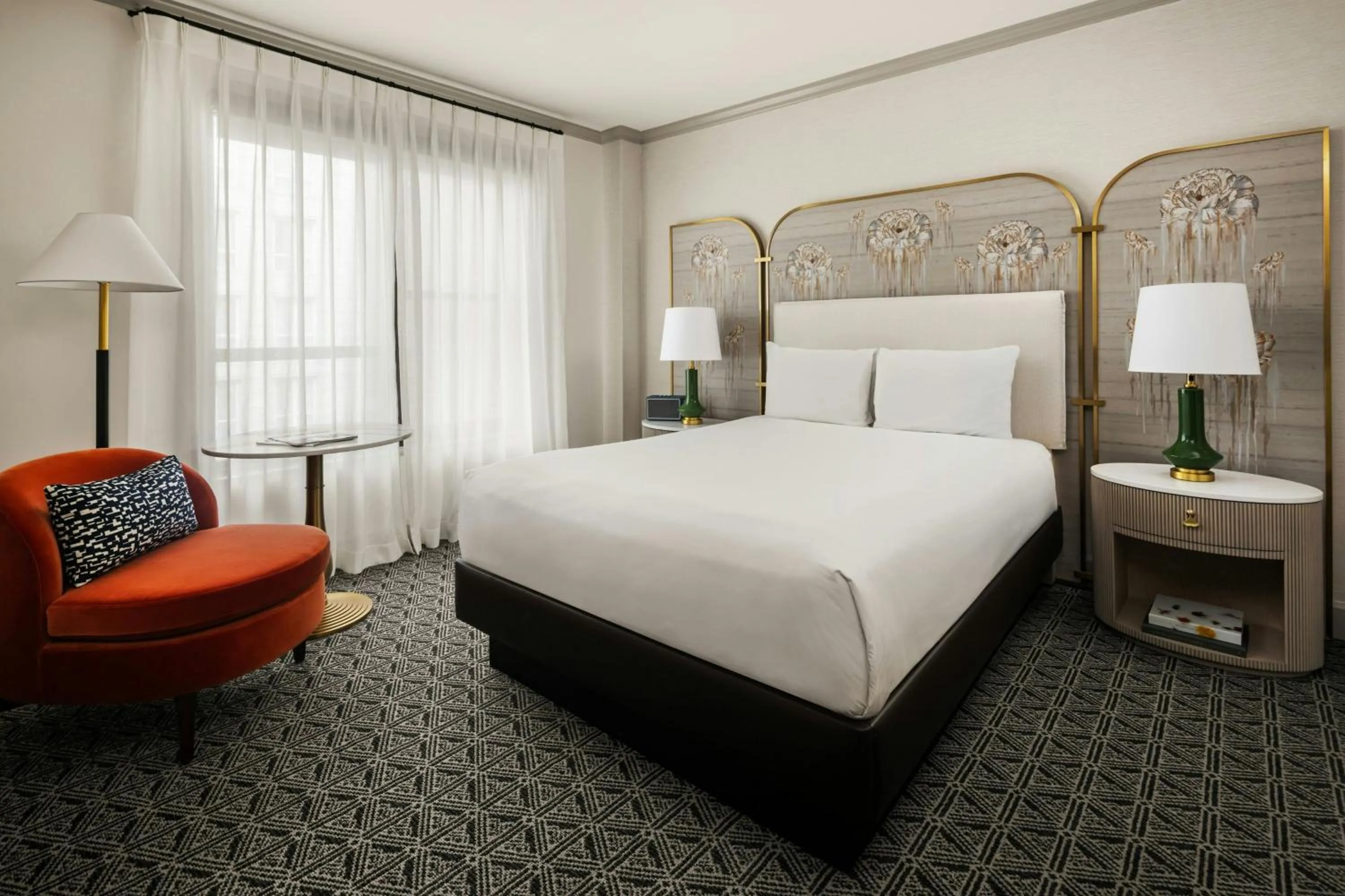 Photo of the whole room, Bed in The Talbott, Autograph Collection