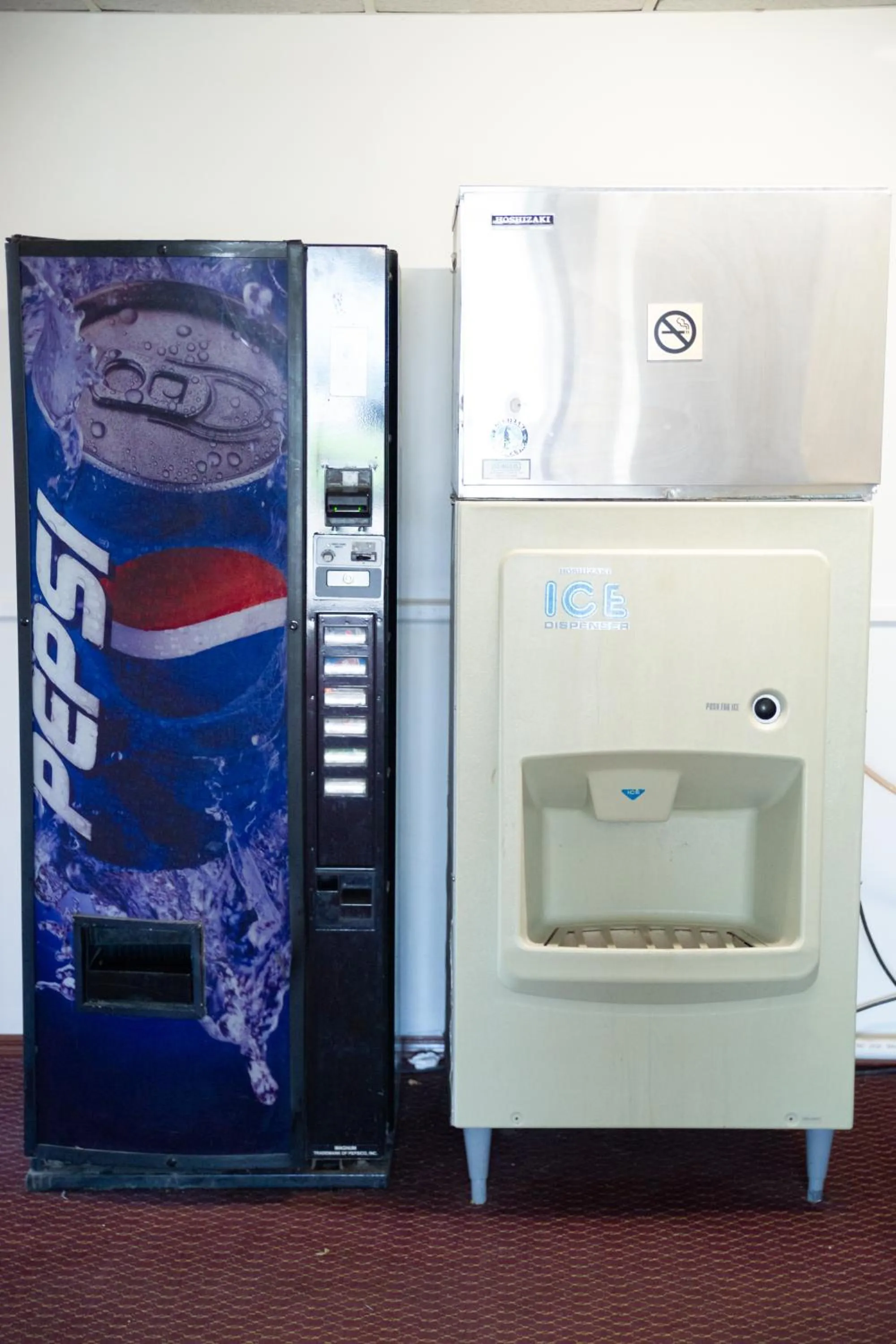 vending machine in Marshall Lodge By OYO Hwy 65