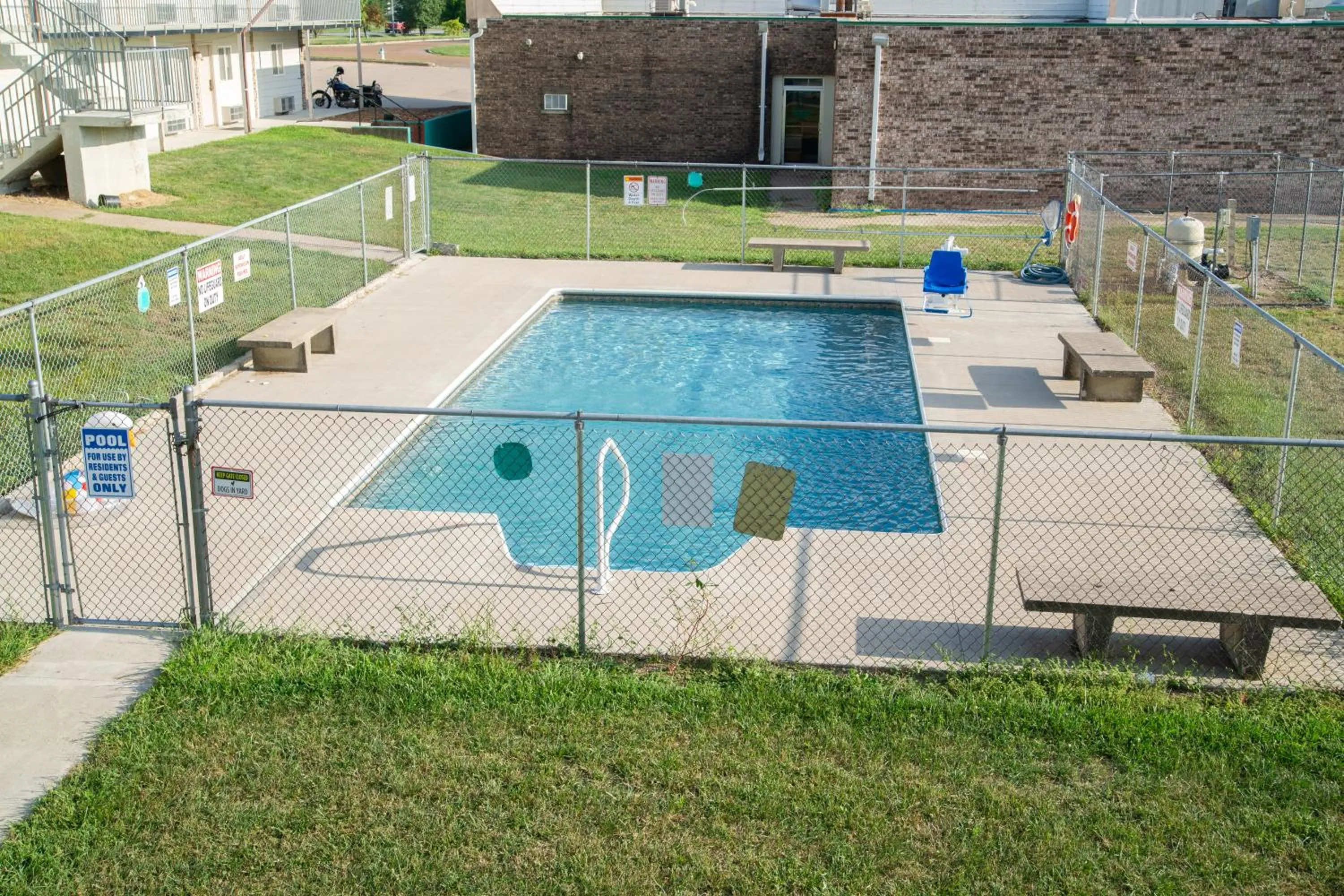Swimming pool in Marshall Lodge By OYO Hwy 65