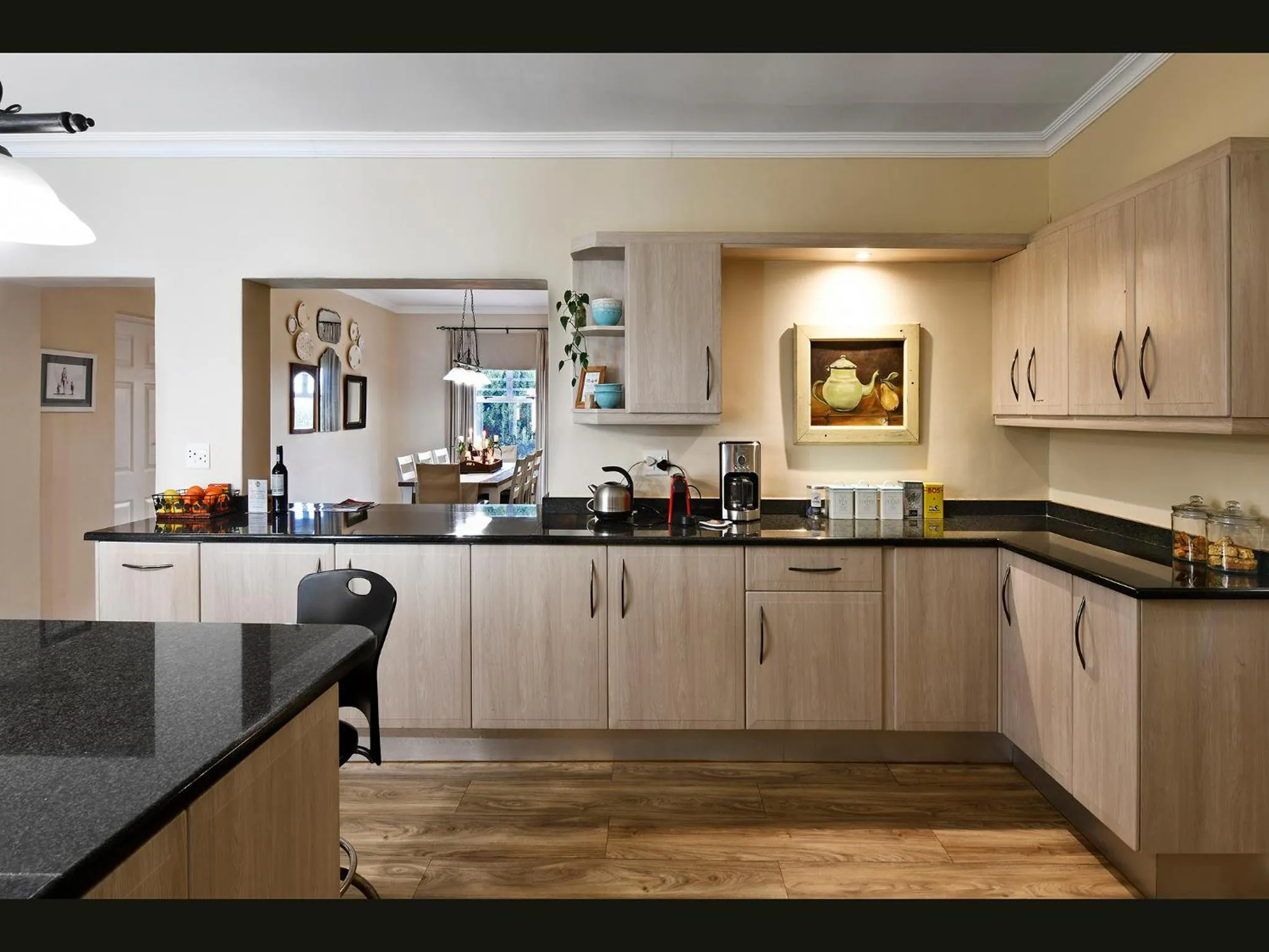 Coffee/tea facilities in Petit & Grande Plaisir luxury self-catering