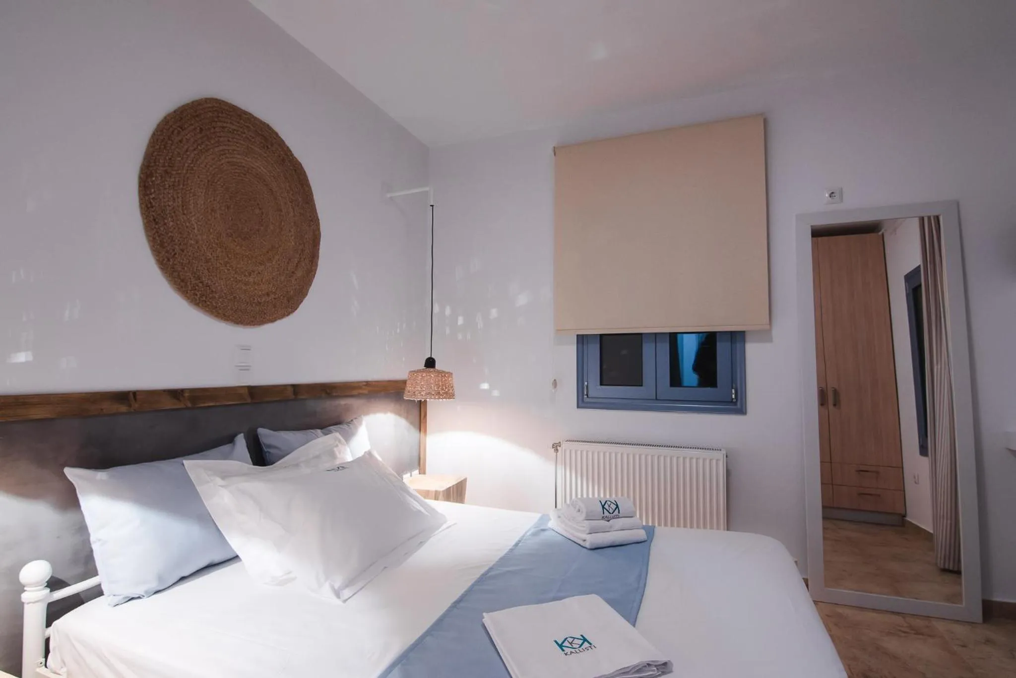 Bed in Kallisti Studios & Apartments