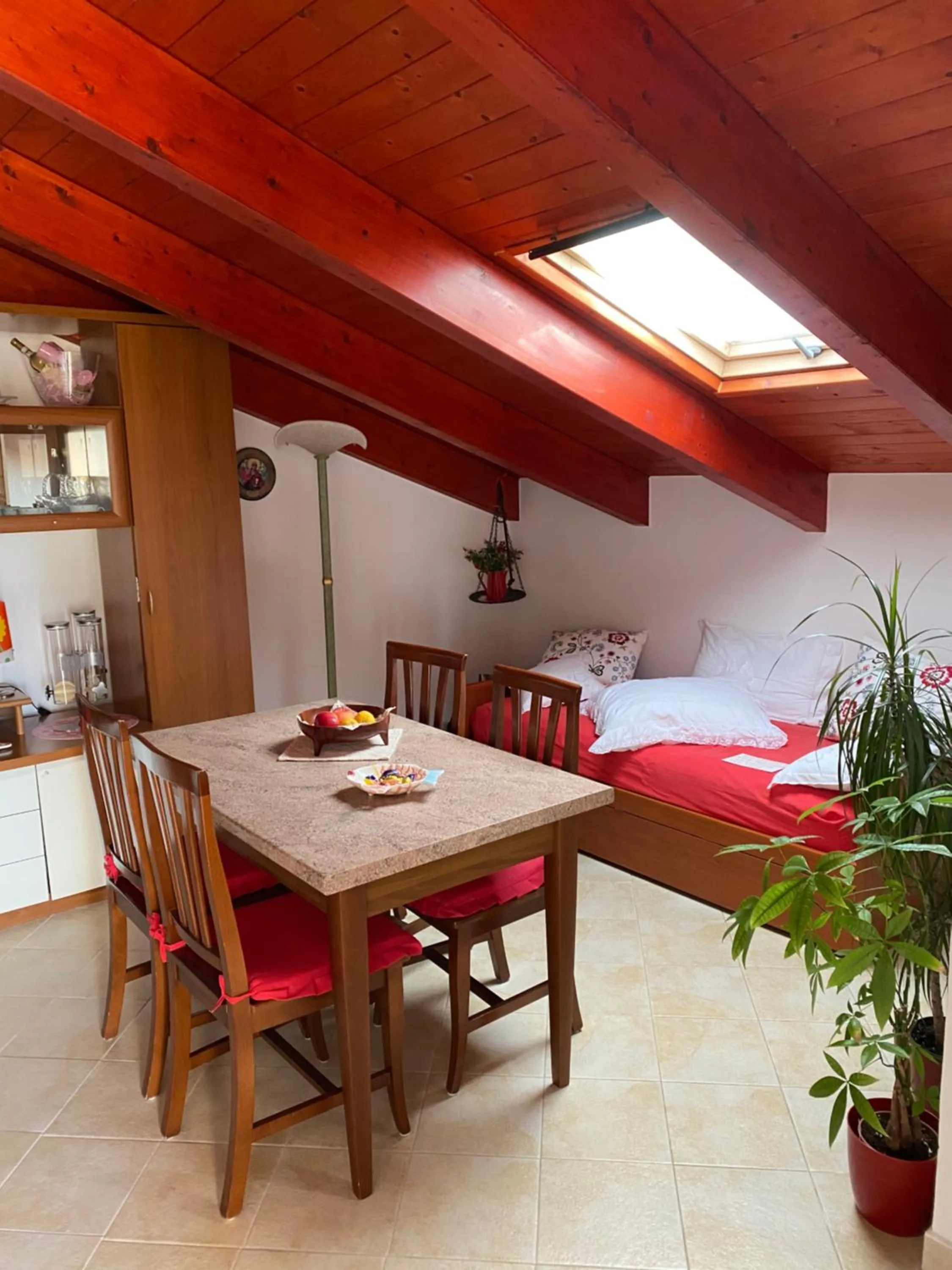 Seating area, Bed in B&B Su Canistreddu
