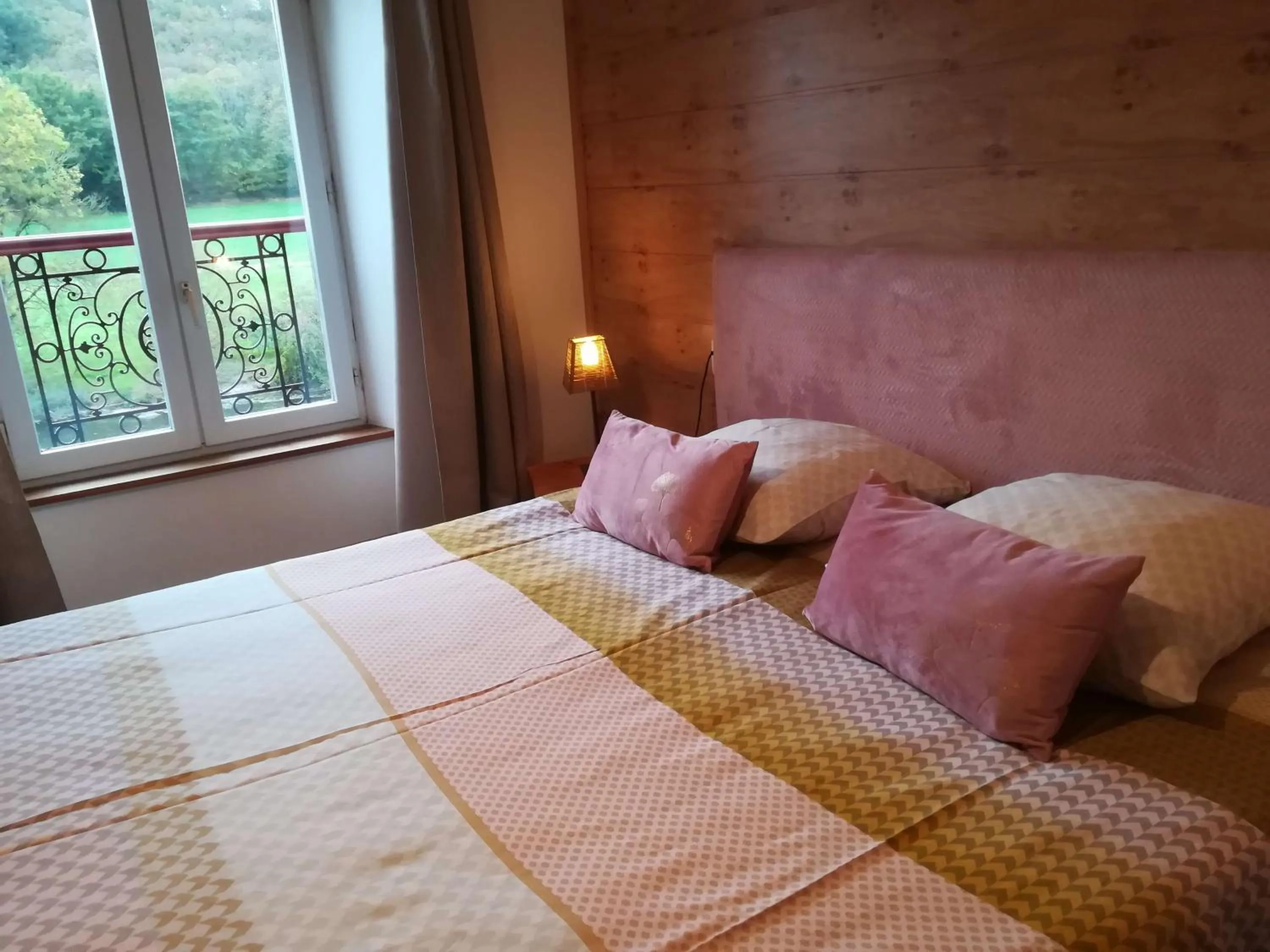 Bed in Moulin Pont Vieux Chambres d'hôtes