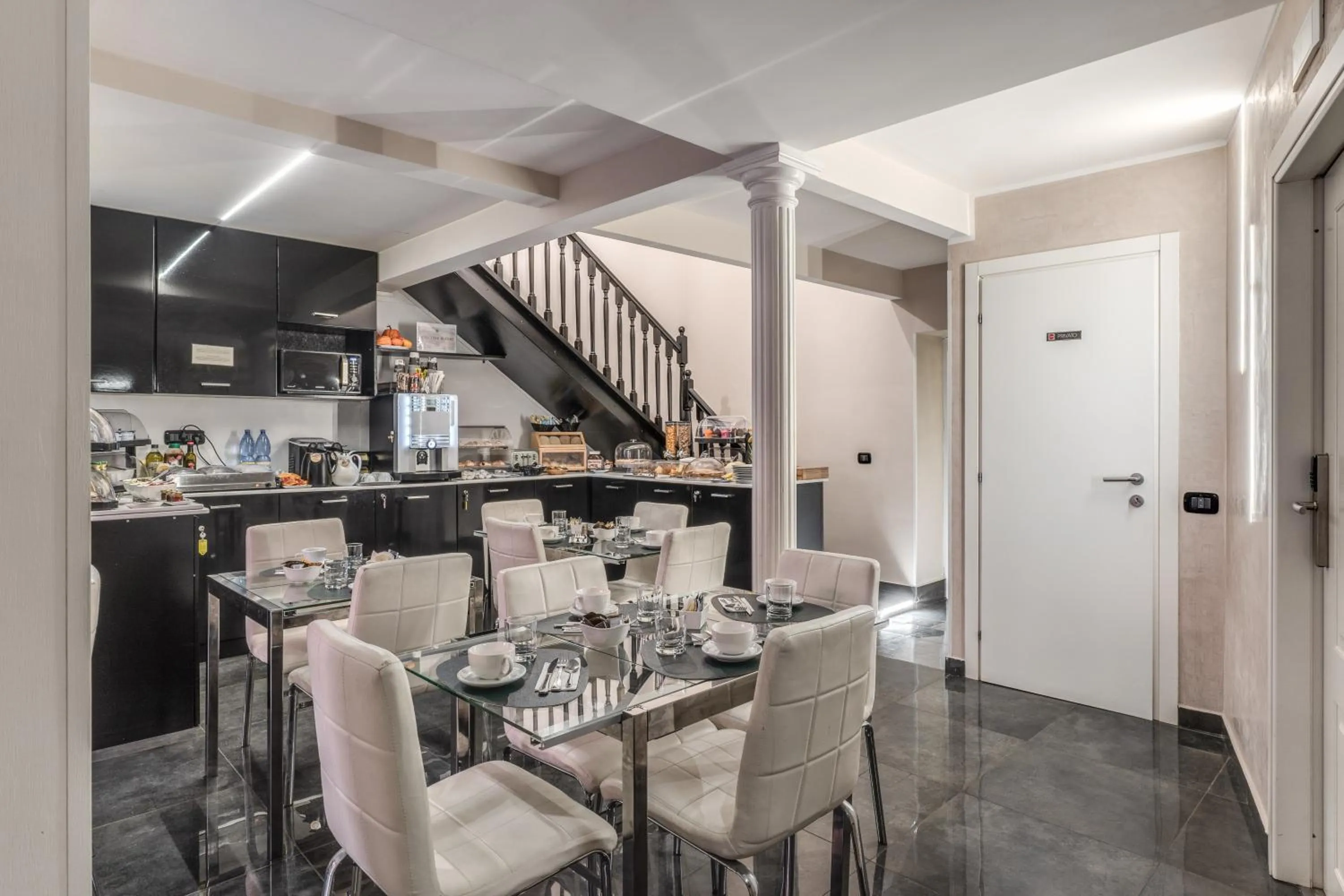 Breakfast in Operà Suites Pinciana