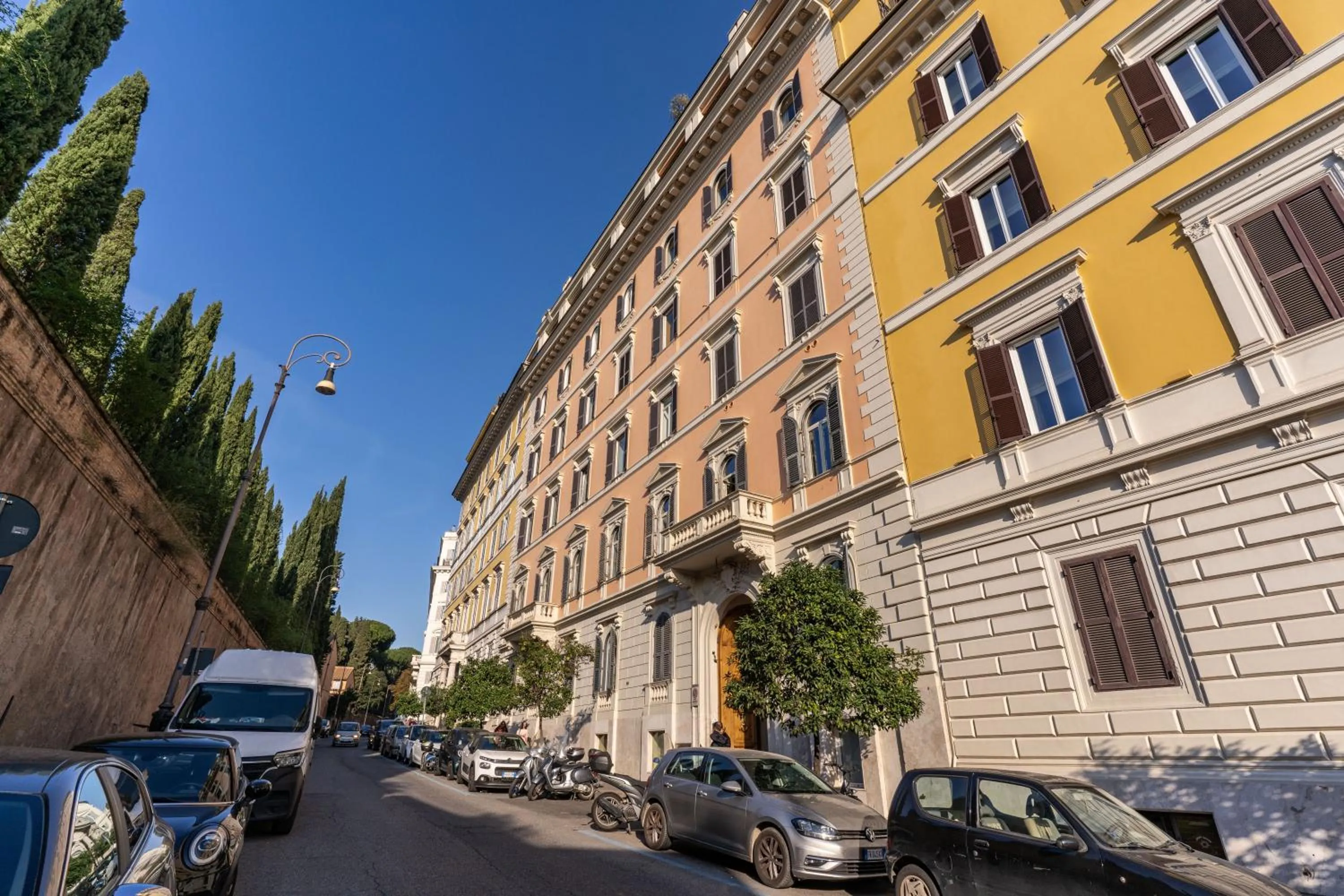 Facade/entrance in Operà Suites Pinciana