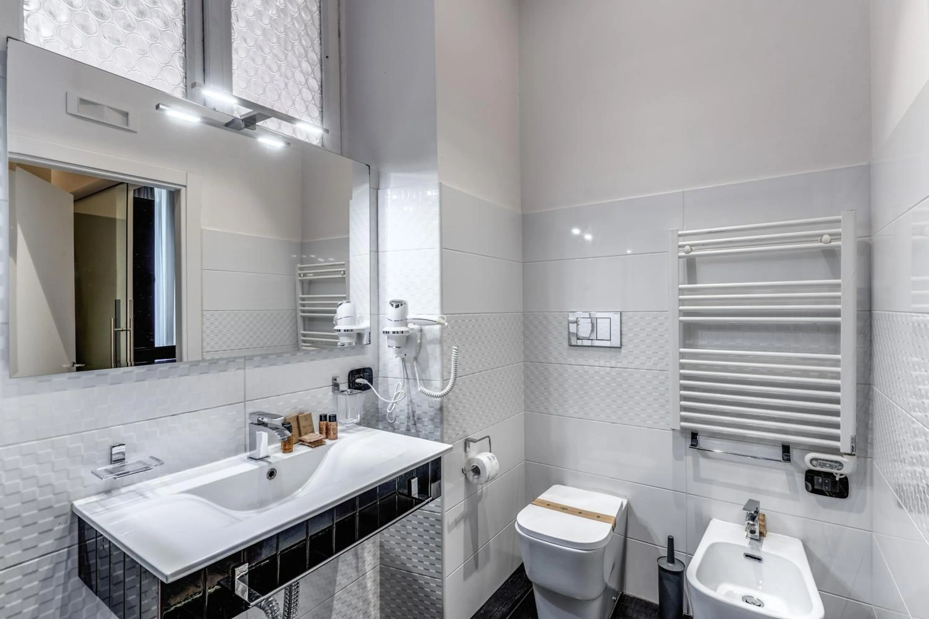 Bathroom in Operà Suites Pinciana