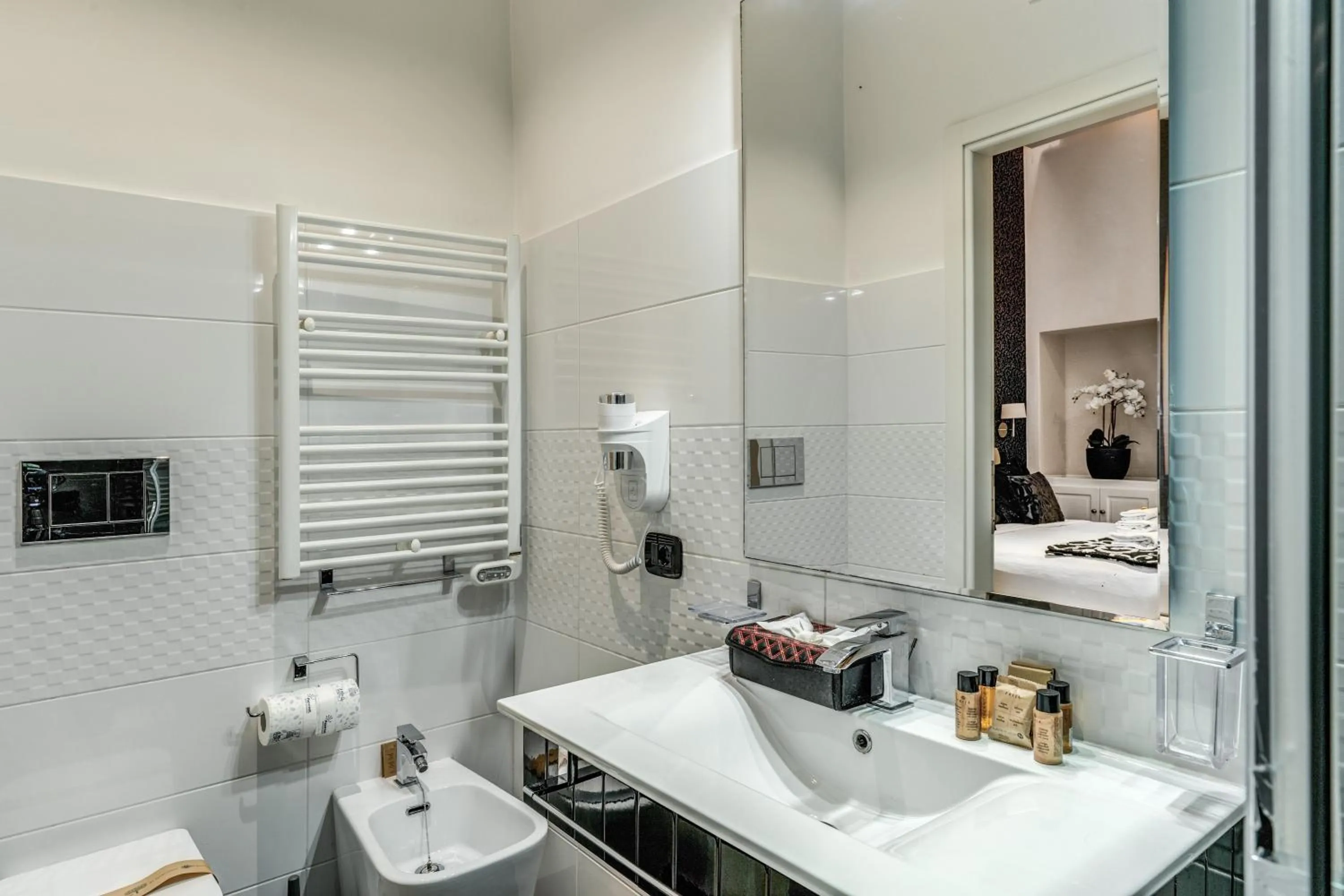 Bathroom in Operà Suites Pinciana