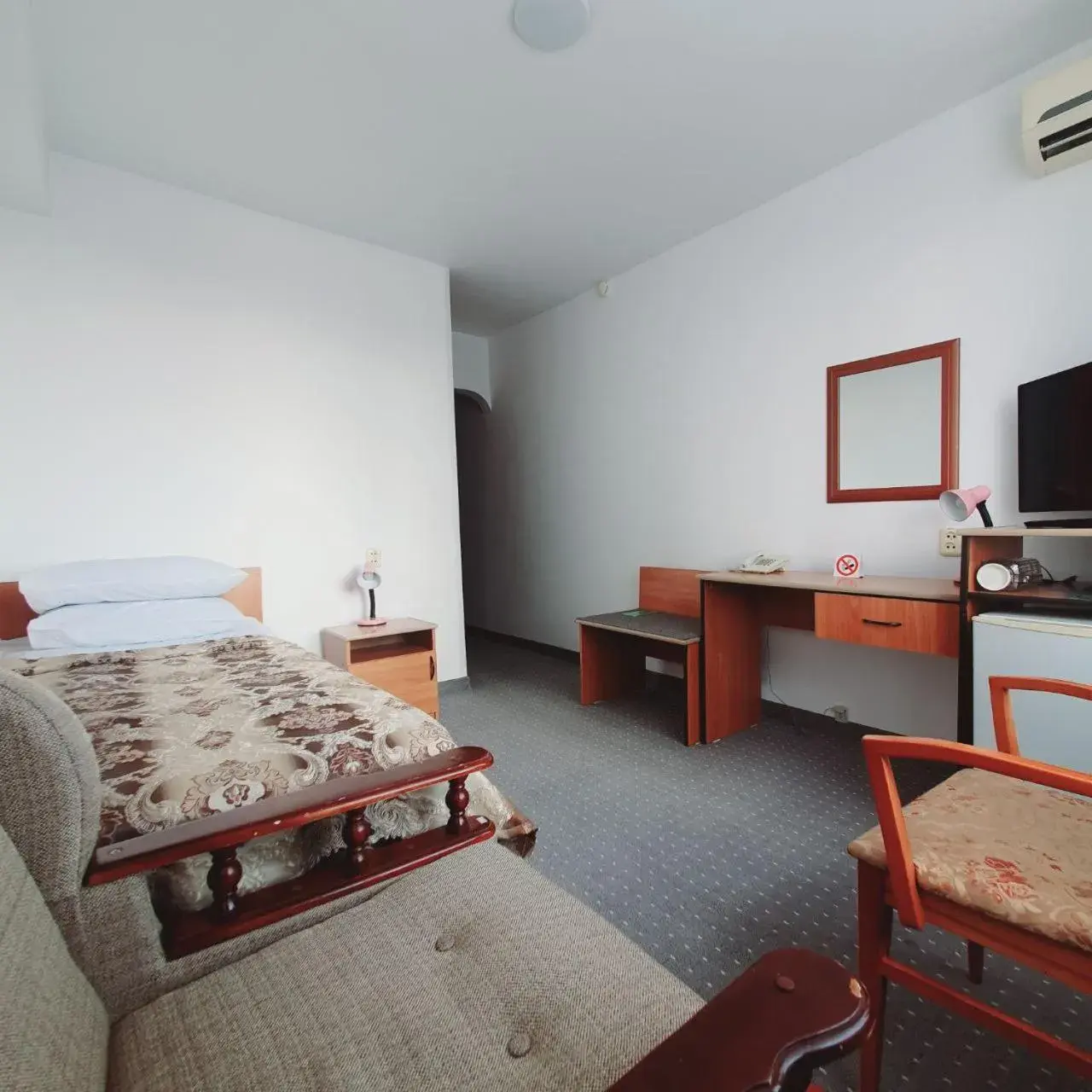 Standard Single Room - single occupancy in Aktobe Hotel Standard Single Room - single occupancy in Aktobe Hotel