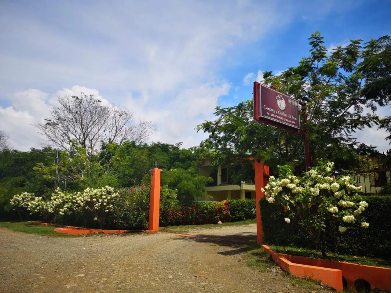 Property building in Hotel Cabinas el Tecal