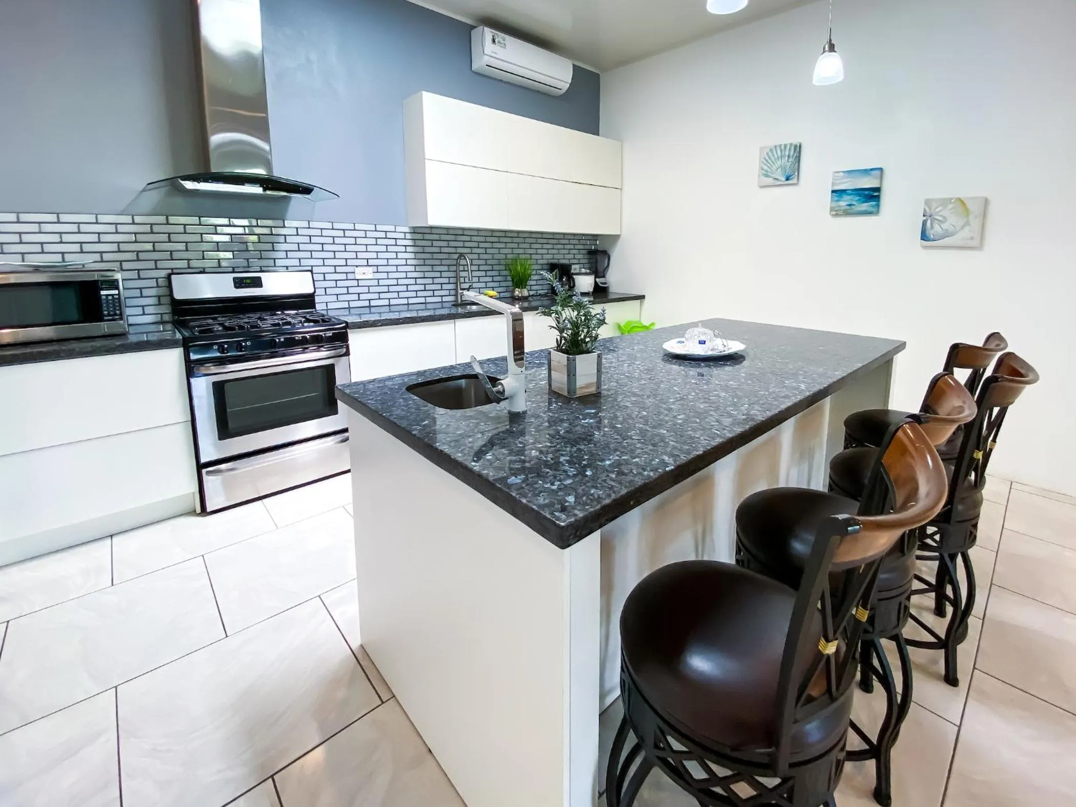 Kitchen or kitchenette in Hotel Cabinas el Tecal