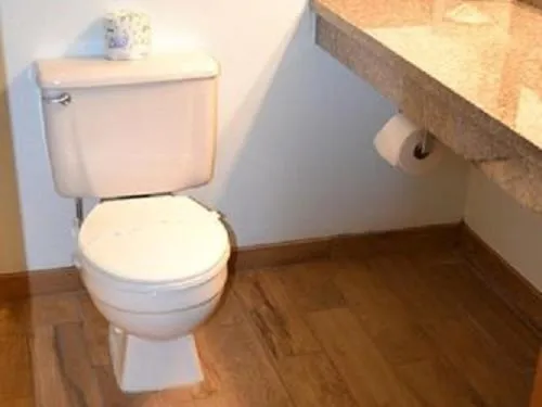 Bedroom in Cowlitz River Lodge