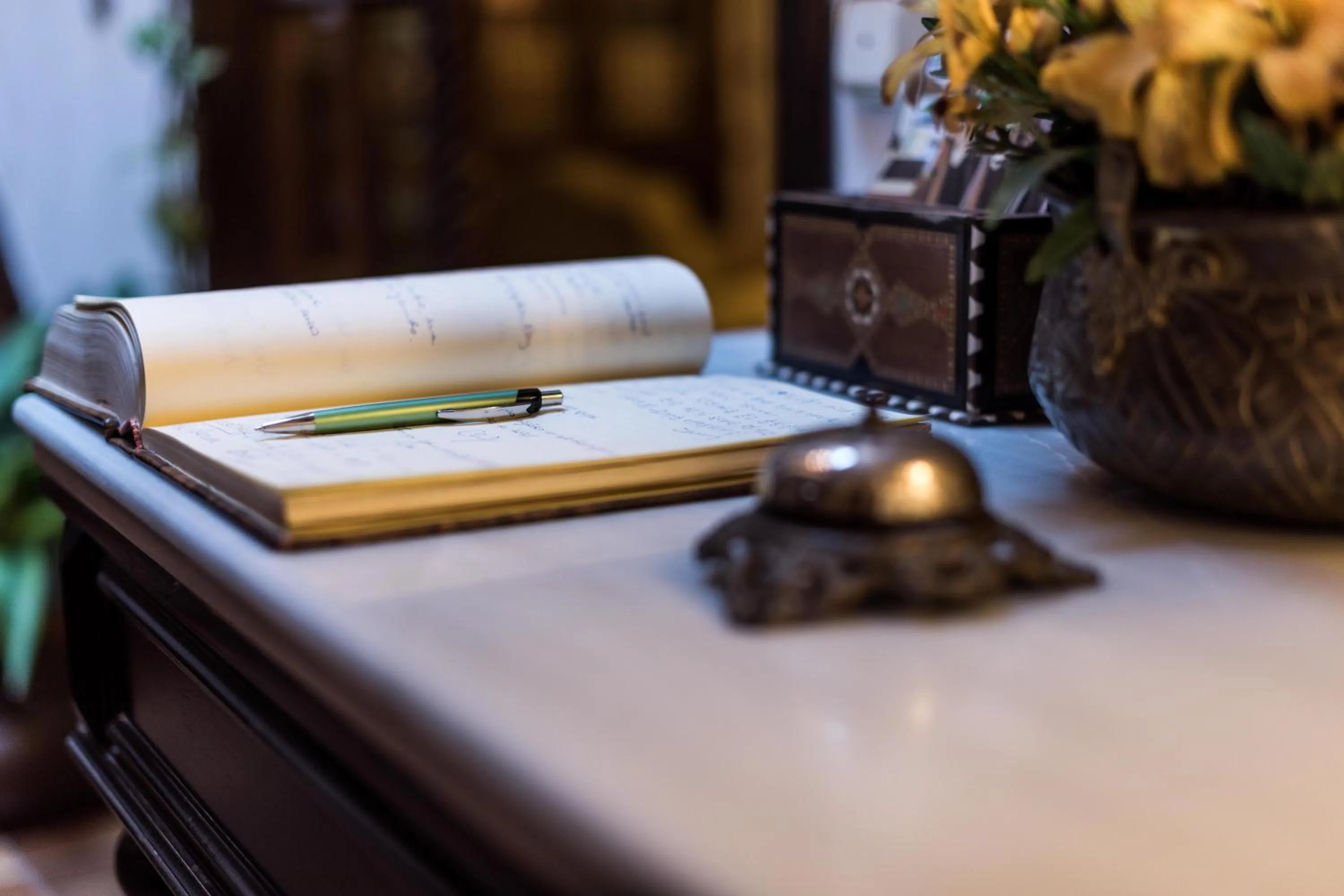 Library in Hotel Soho Boutique Palacio San Gabriel