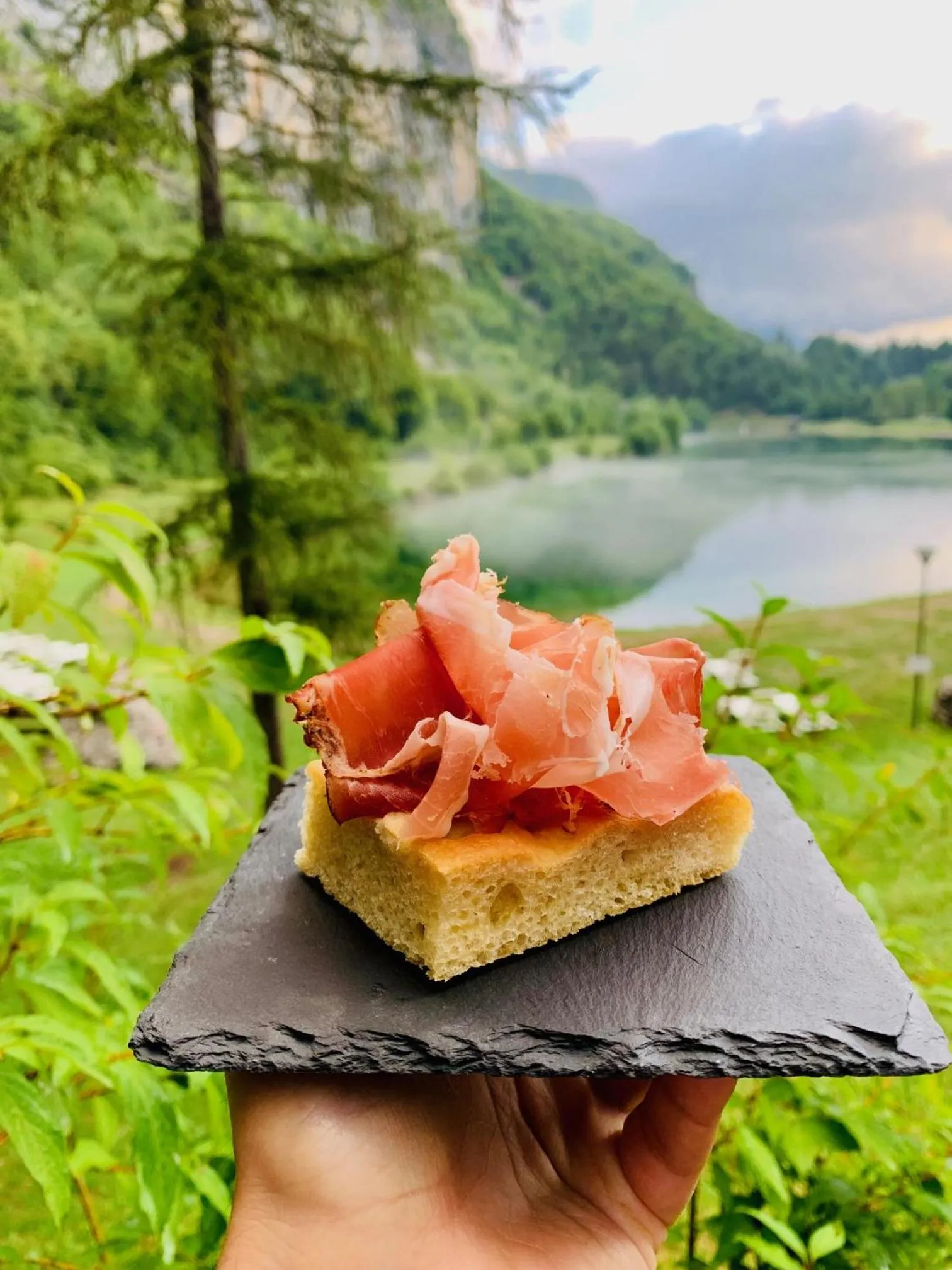 Breakfast in Garni Lago Nembia