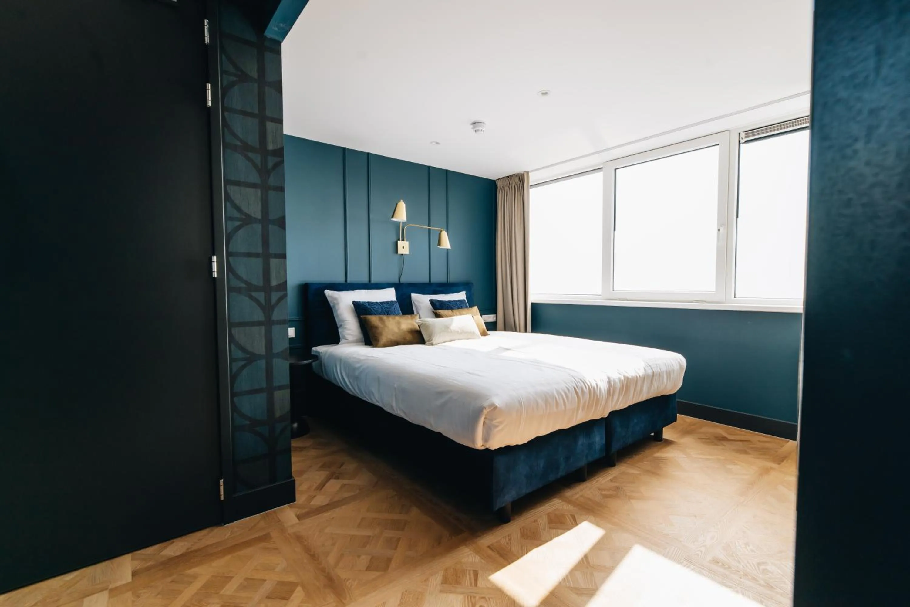 Photo of the whole room, Bed in Hotel Renesse