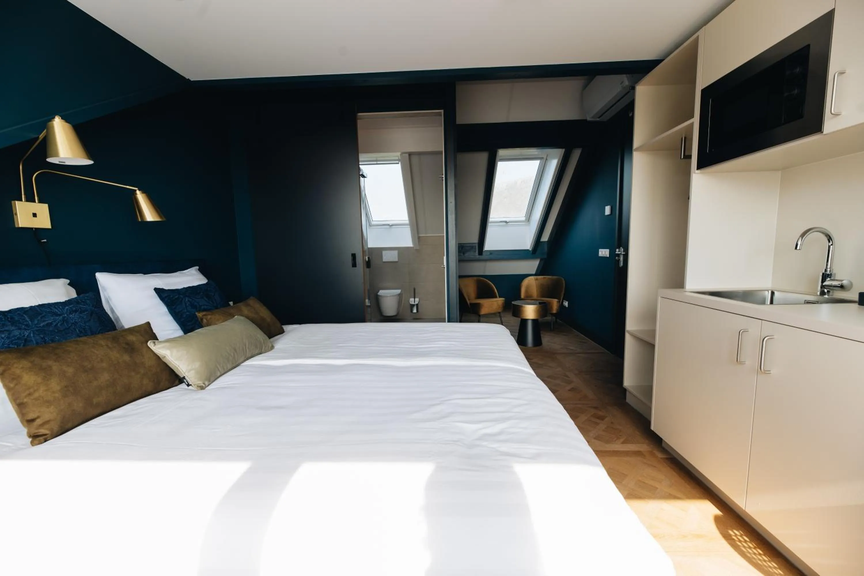 Photo of the whole room, Bed in Hotel Renesse