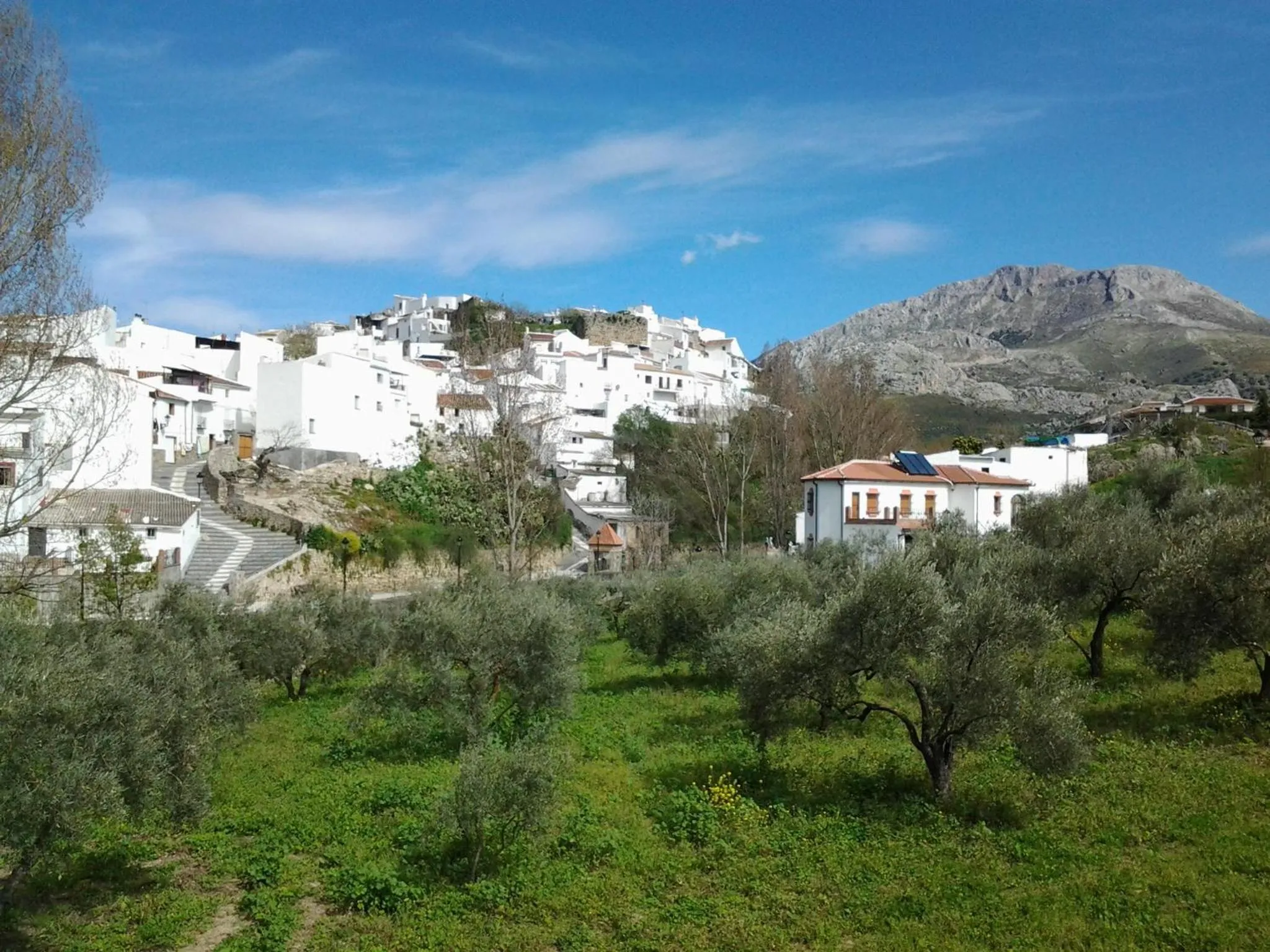 Area and facilities in Casa Grande de El Burgo