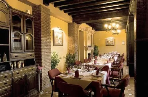 Restaurant/places to eat in Casa Grande de El Burgo