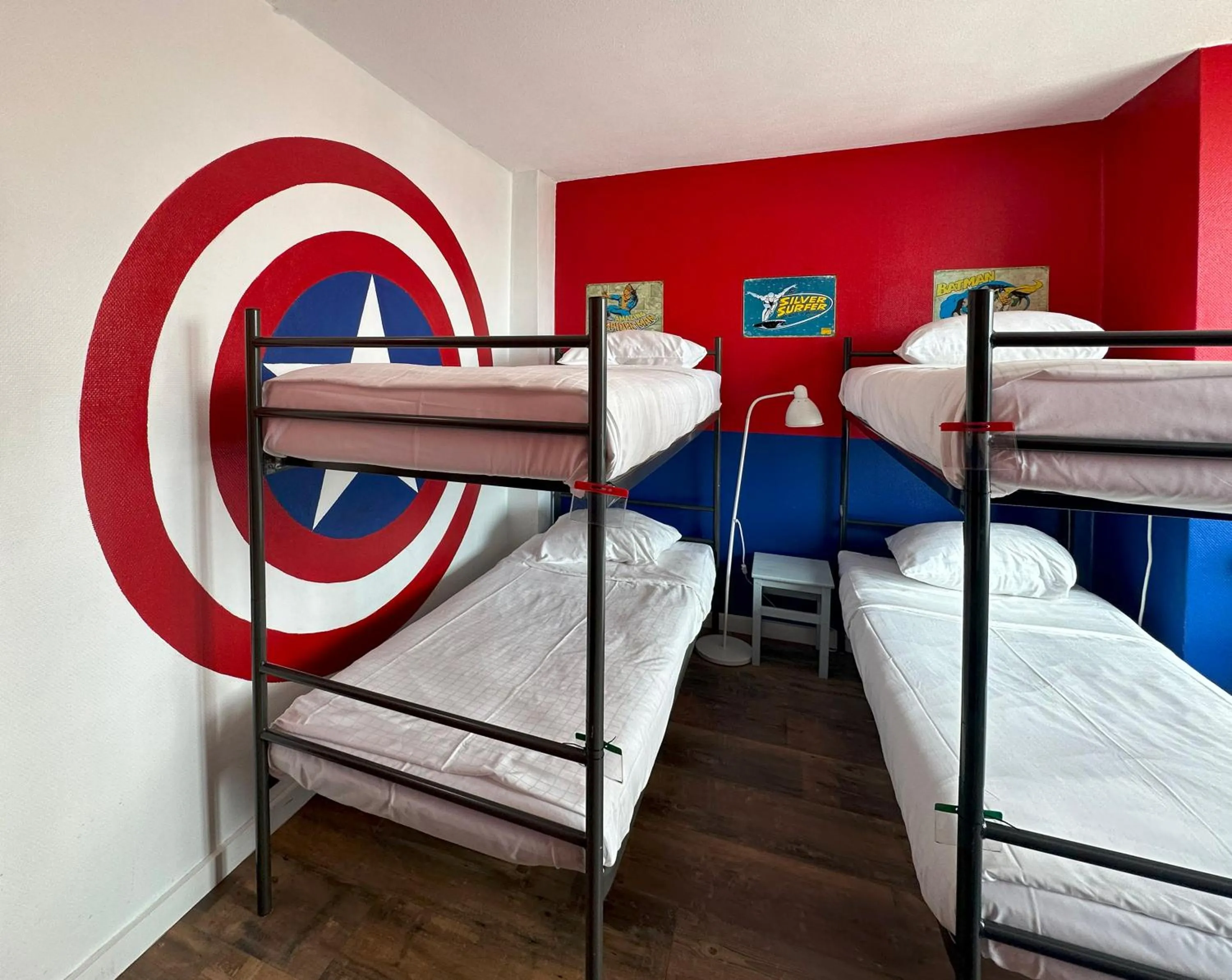 Bedroom, Bed in The Flying Pig Beach Hostel Age 18 to 40