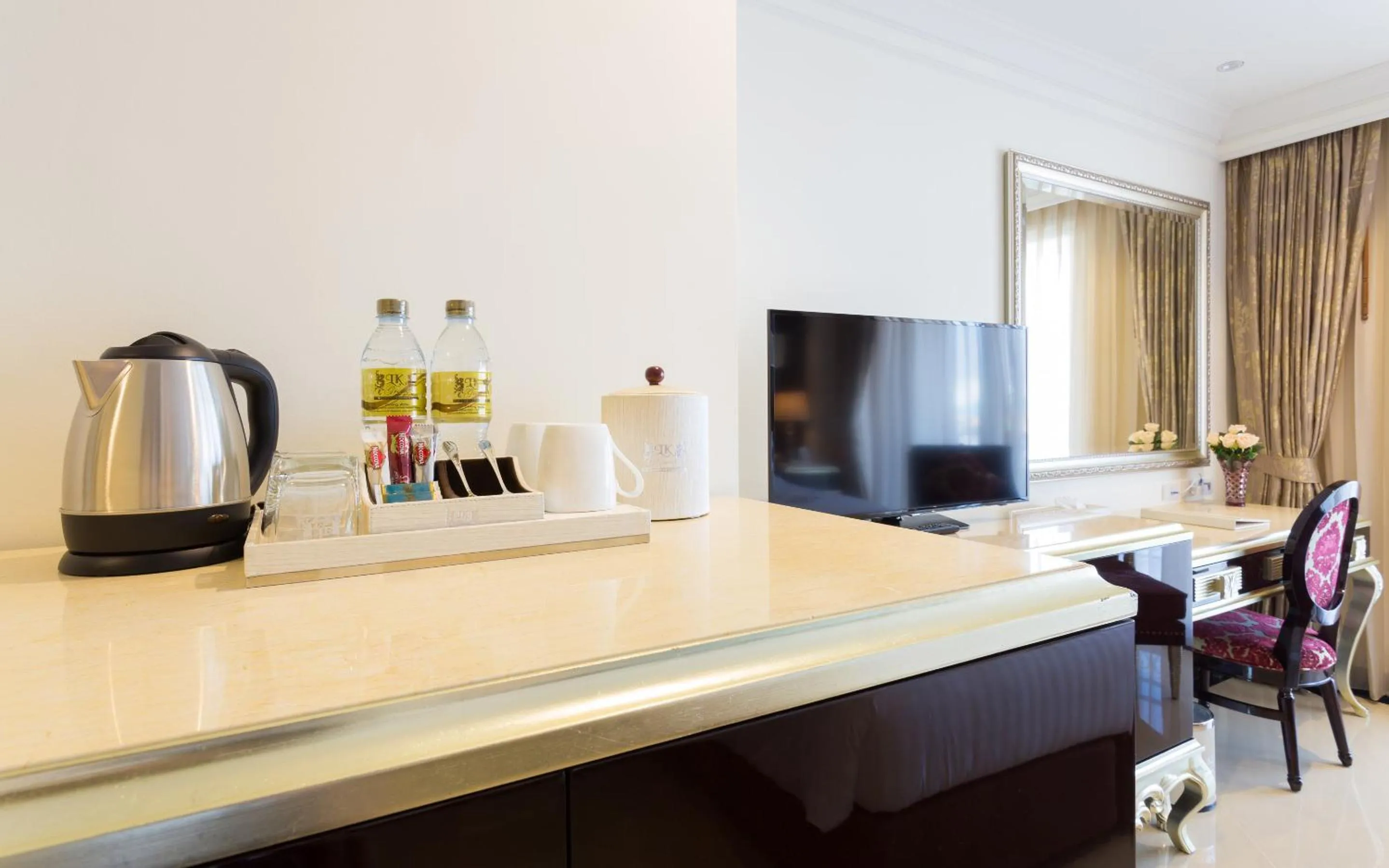 Coffee/tea facilities in LK President